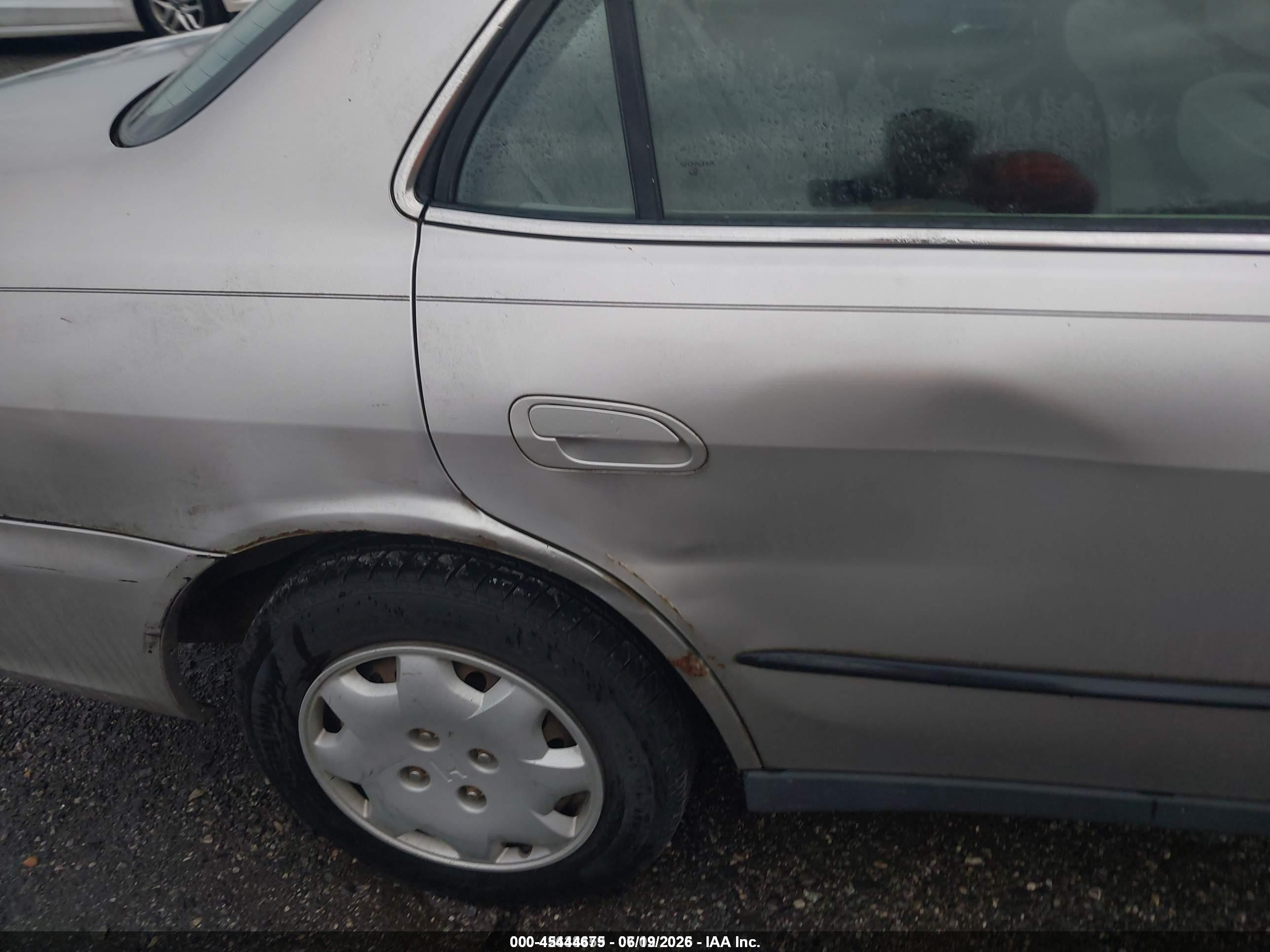 1998 Honda Accord Lx Gray vin: 1HGCG5548WA055723