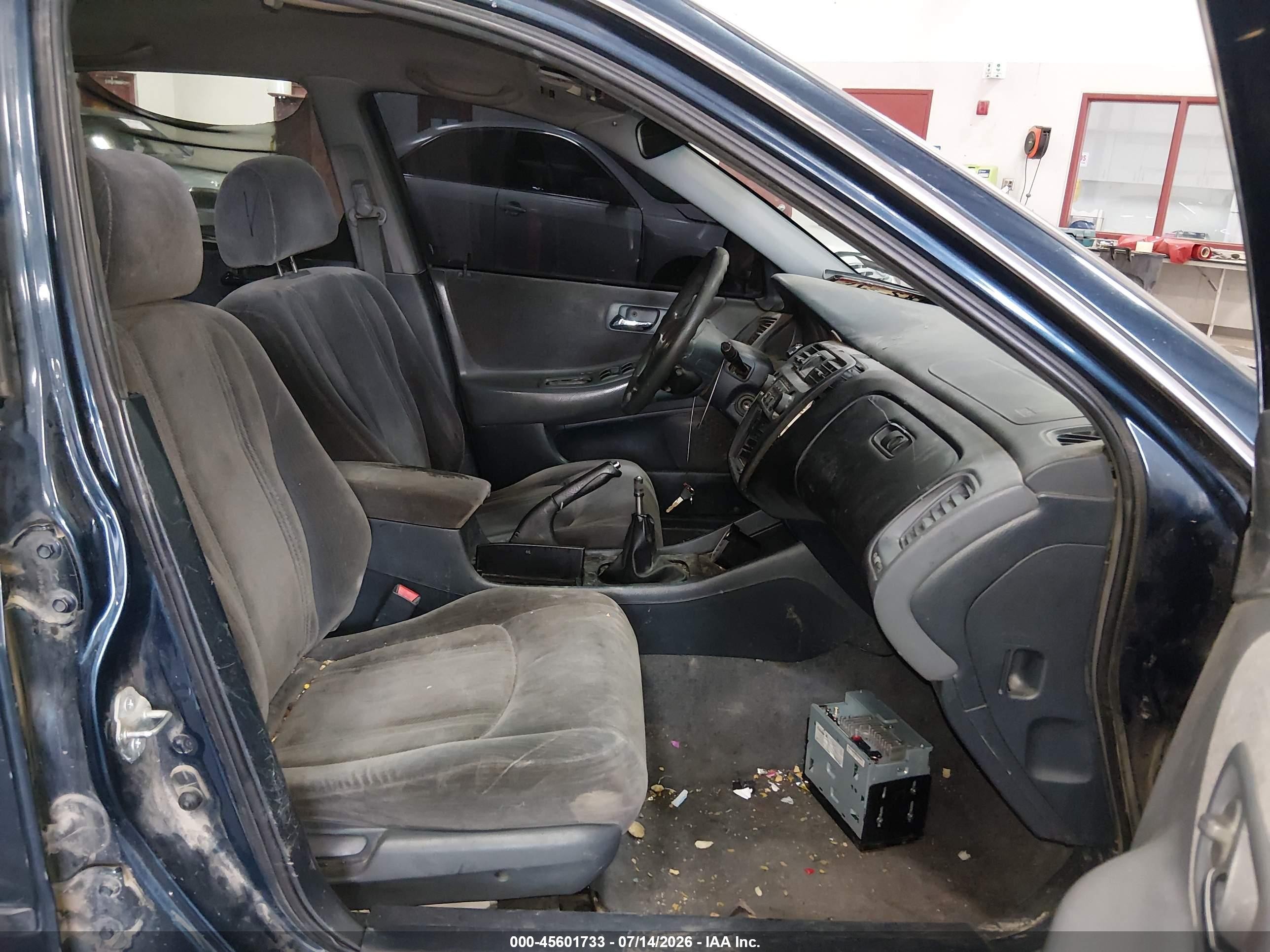 2000 Honda Accord 2.3 Lx Blue vin: 1HGCG554XYA046217