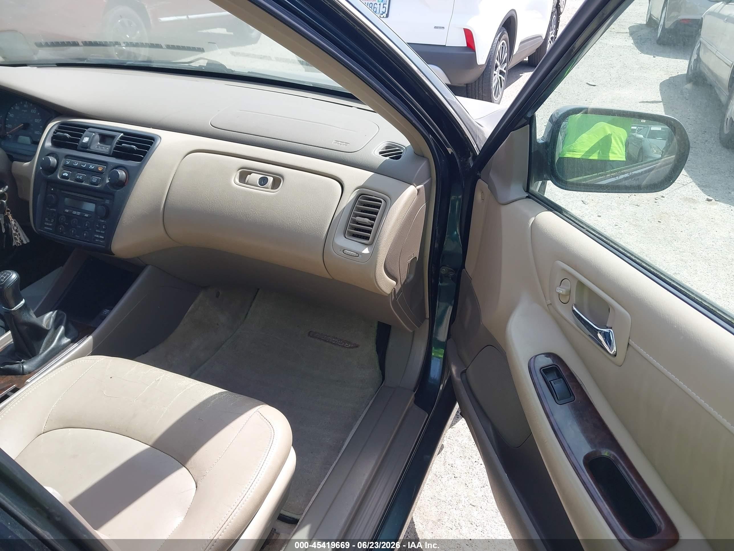 1998 Honda Accord Ex Green vin: 1HGCG5551WA063204