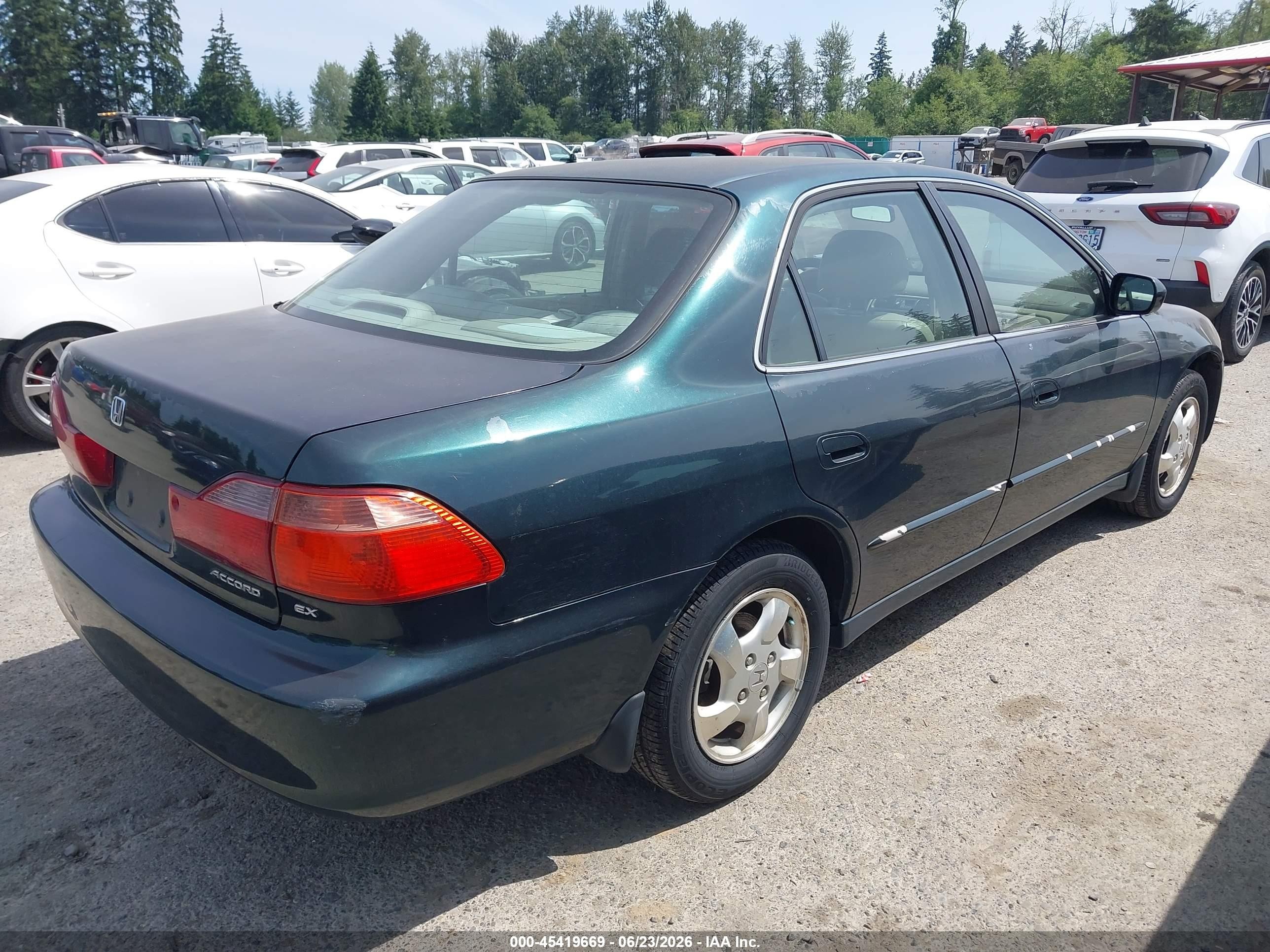 1998 Honda Accord Ex Green vin: 1HGCG5551WA063204