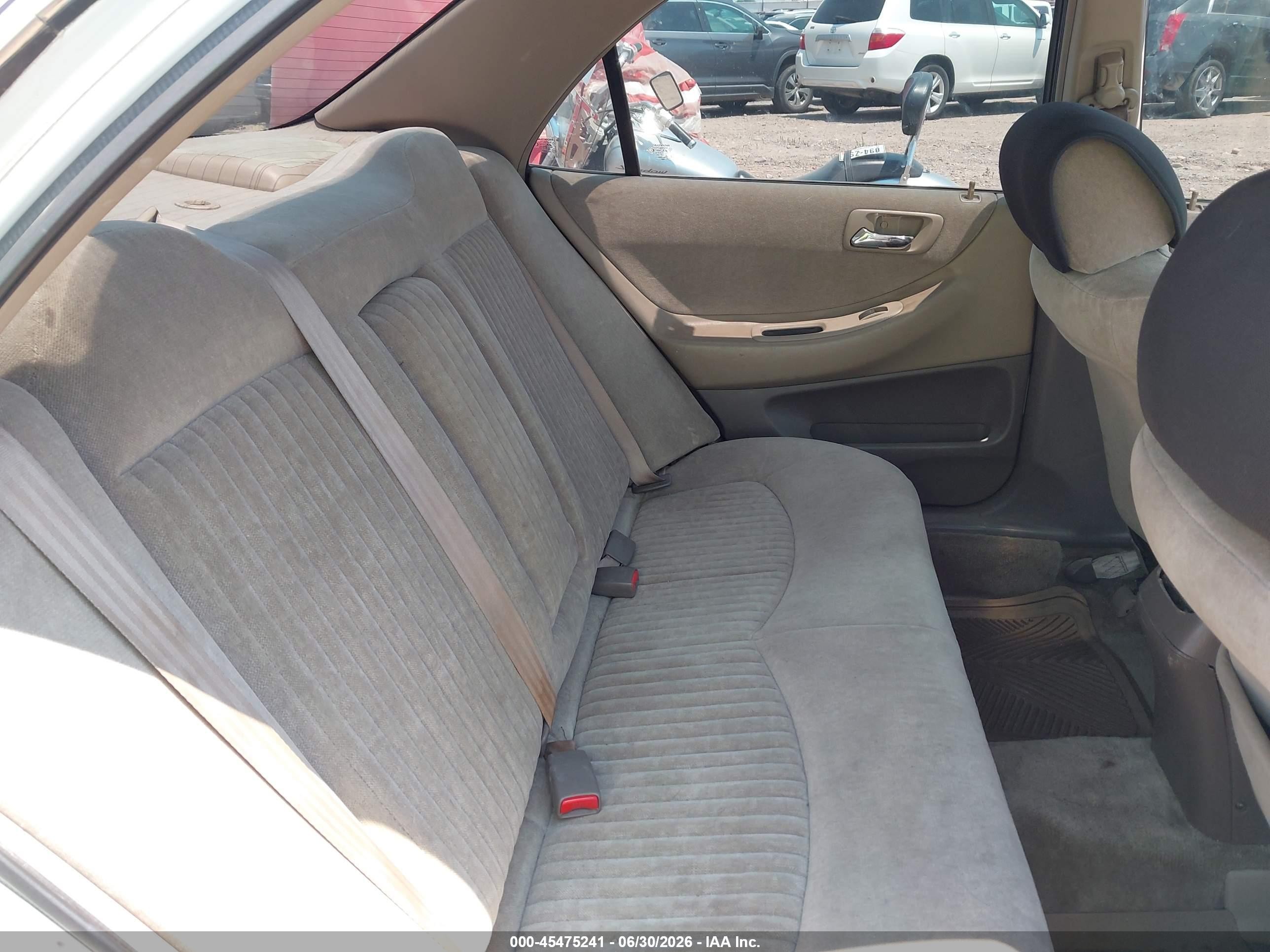 1998 Honda Accord Ex White vin: 1HGCG5553WA159755