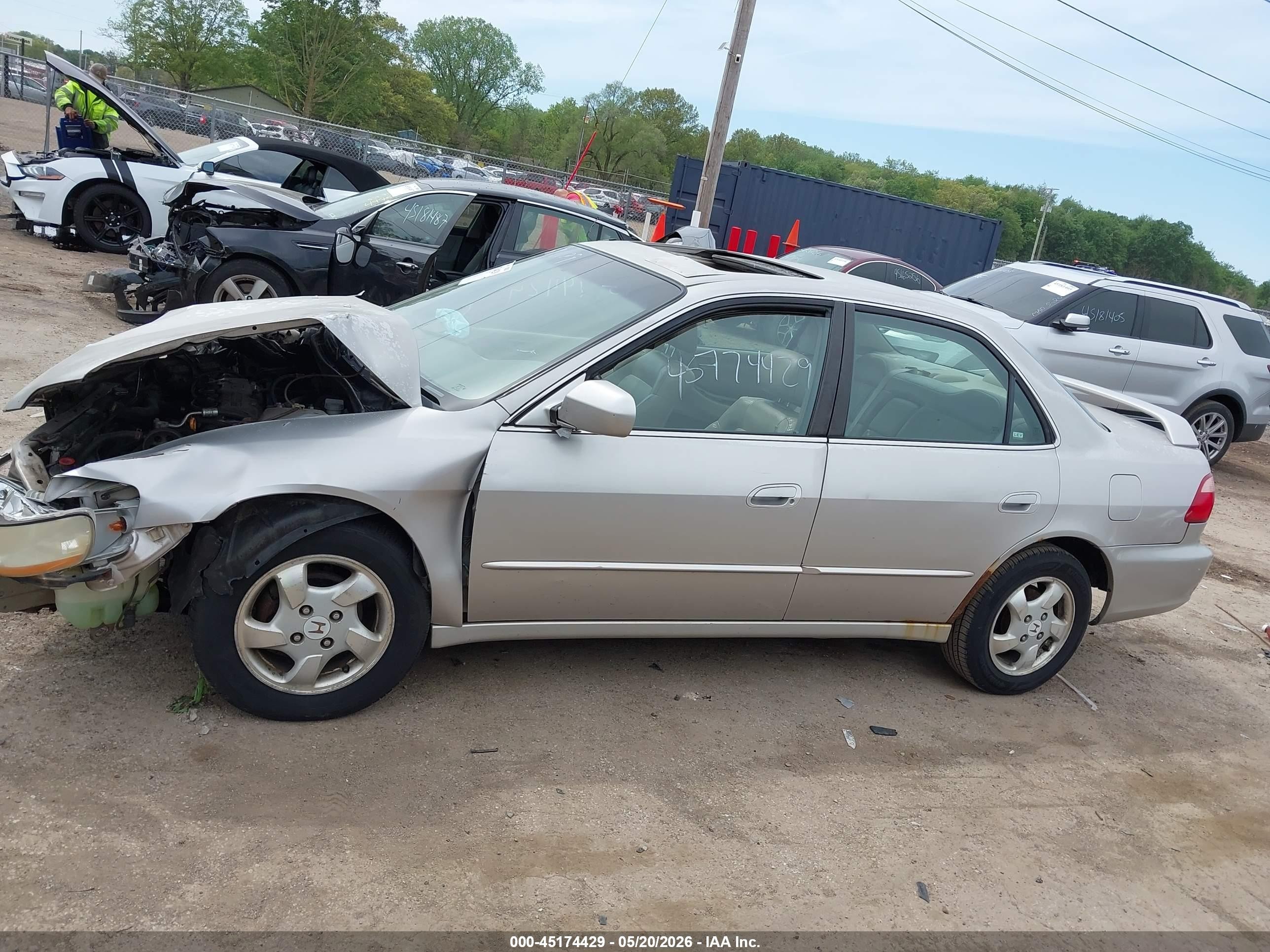 1999 Honda Accord Ex Silver vin: 1HGCG5554XA113062