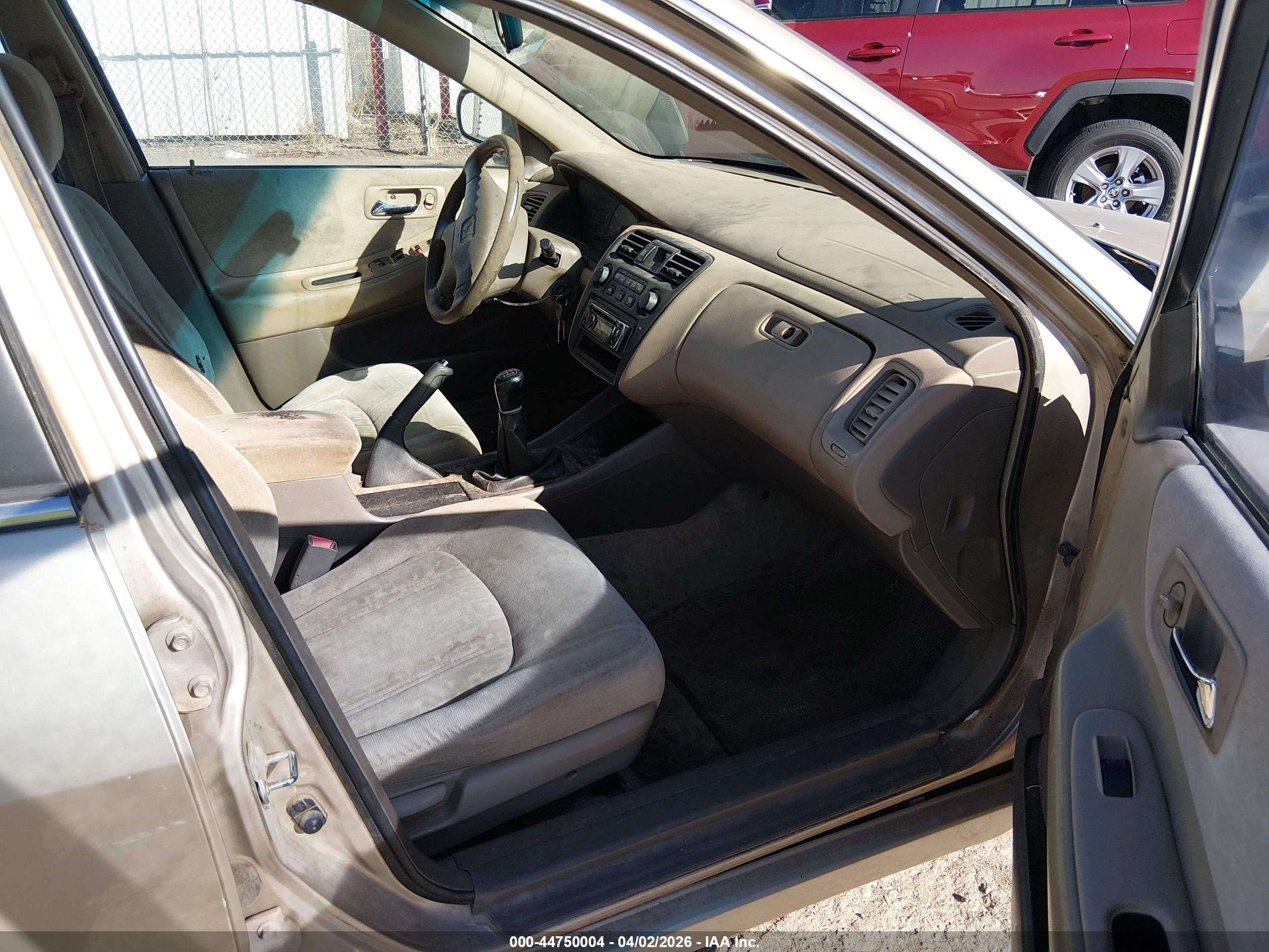 2000 Honda Accord 2.3 Ex Gold vin: 1HGCG5559YA051613