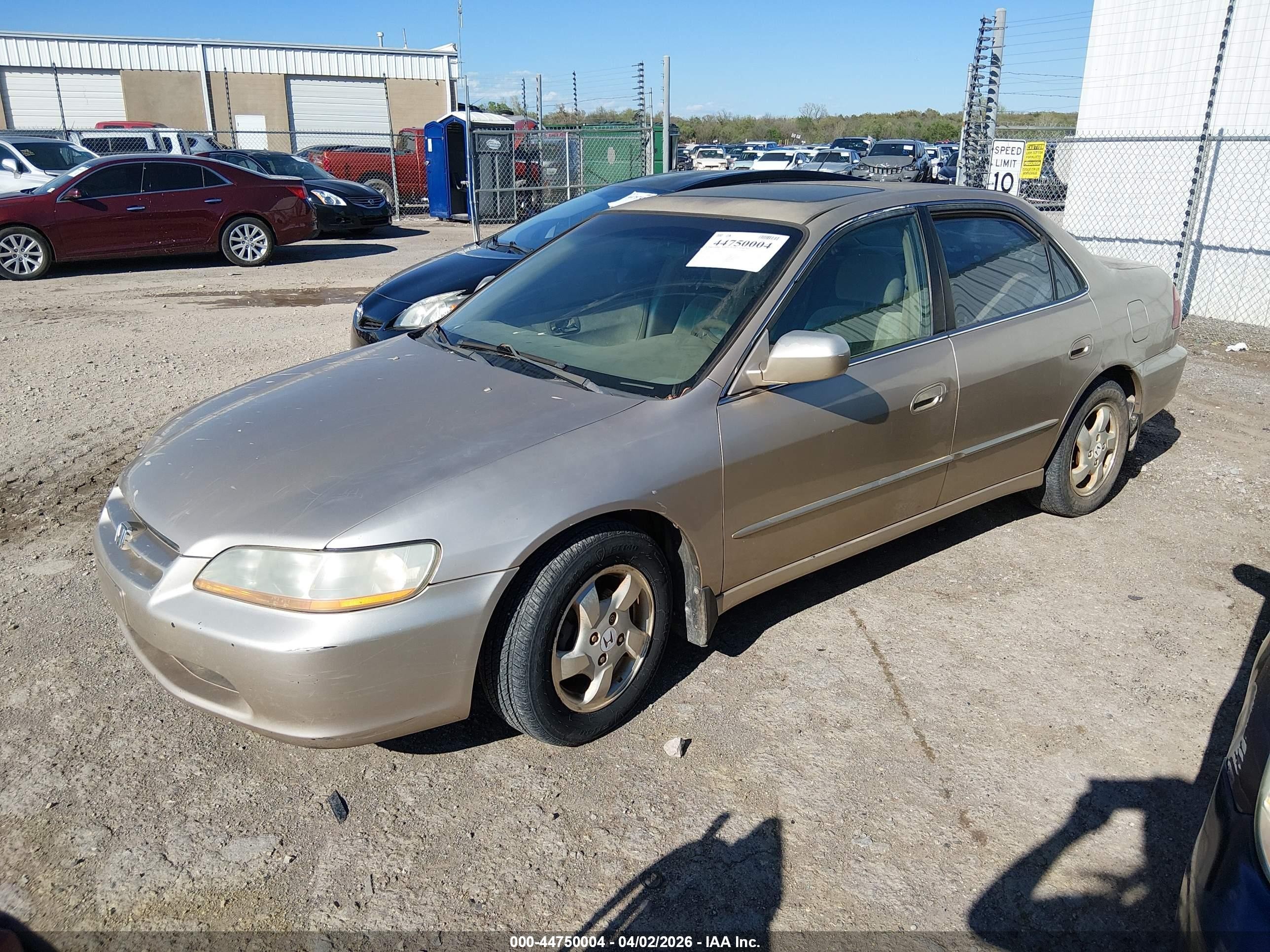 2000 Honda Accord 2.3 Ex Gold vin: 1HGCG5559YA051613
