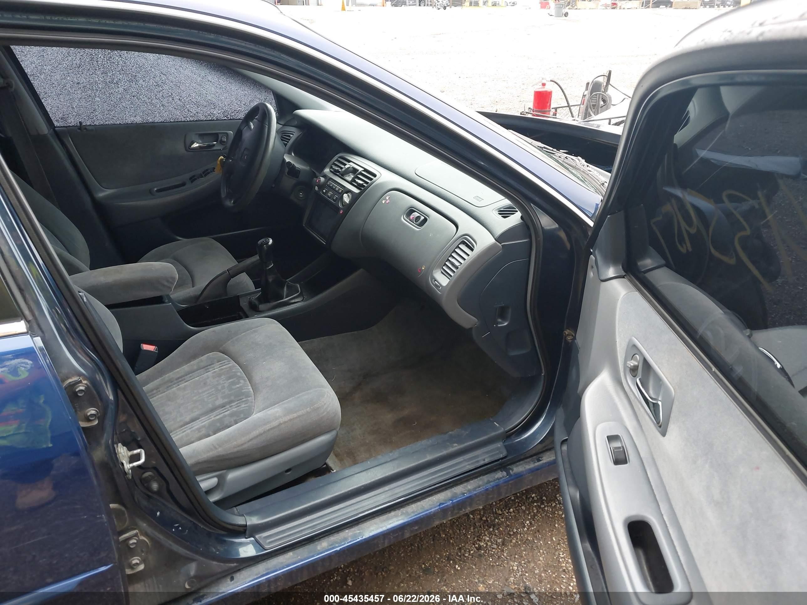 2000 Honda Accord 2.3 Ex Blue vin: 1HGCG555XYA096270