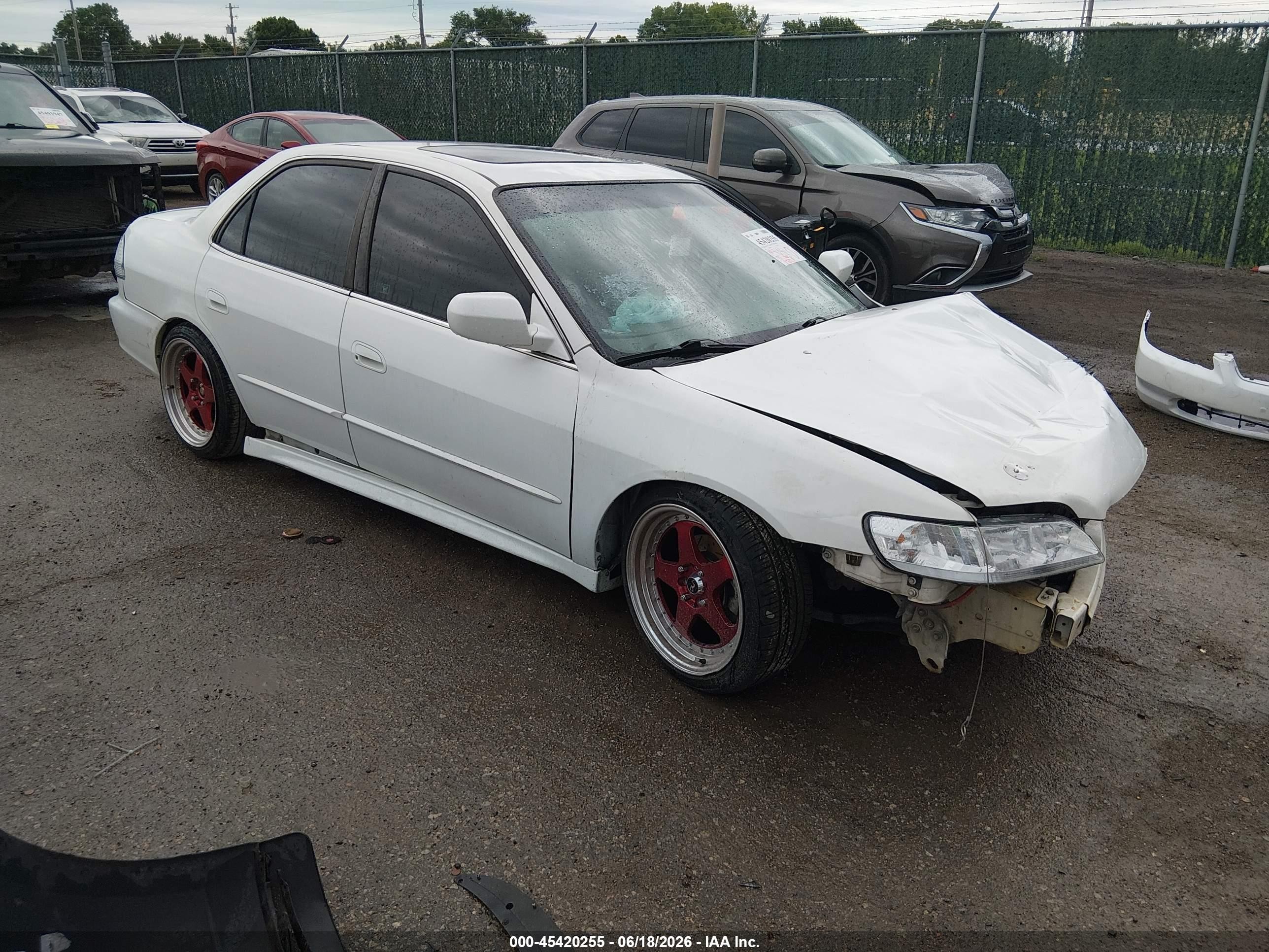 2002 Honda Accord 2.3 Ex White vin: 1HGCG556X2A151817