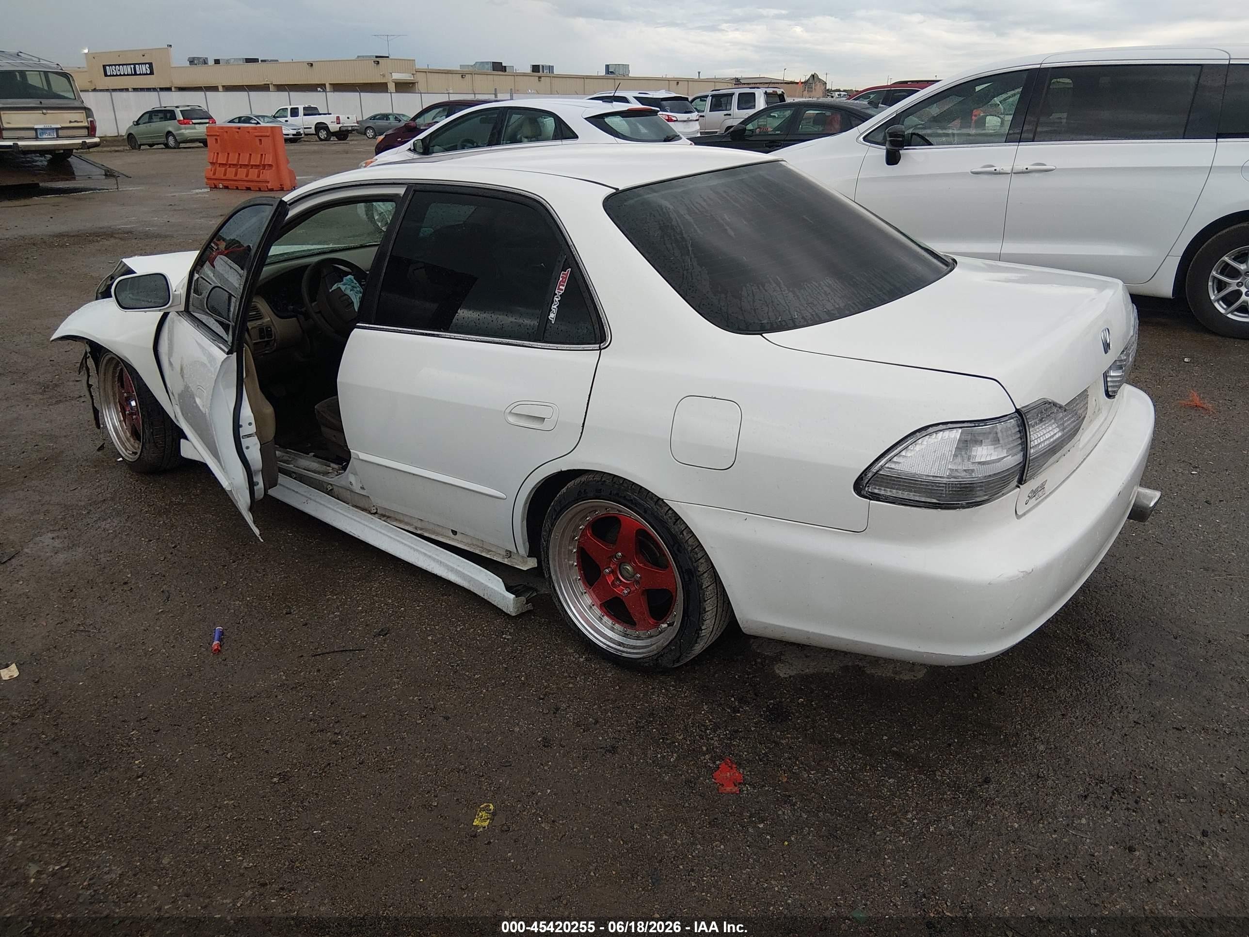 2002 Honda Accord 2.3 Ex White vin: 1HGCG556X2A151817