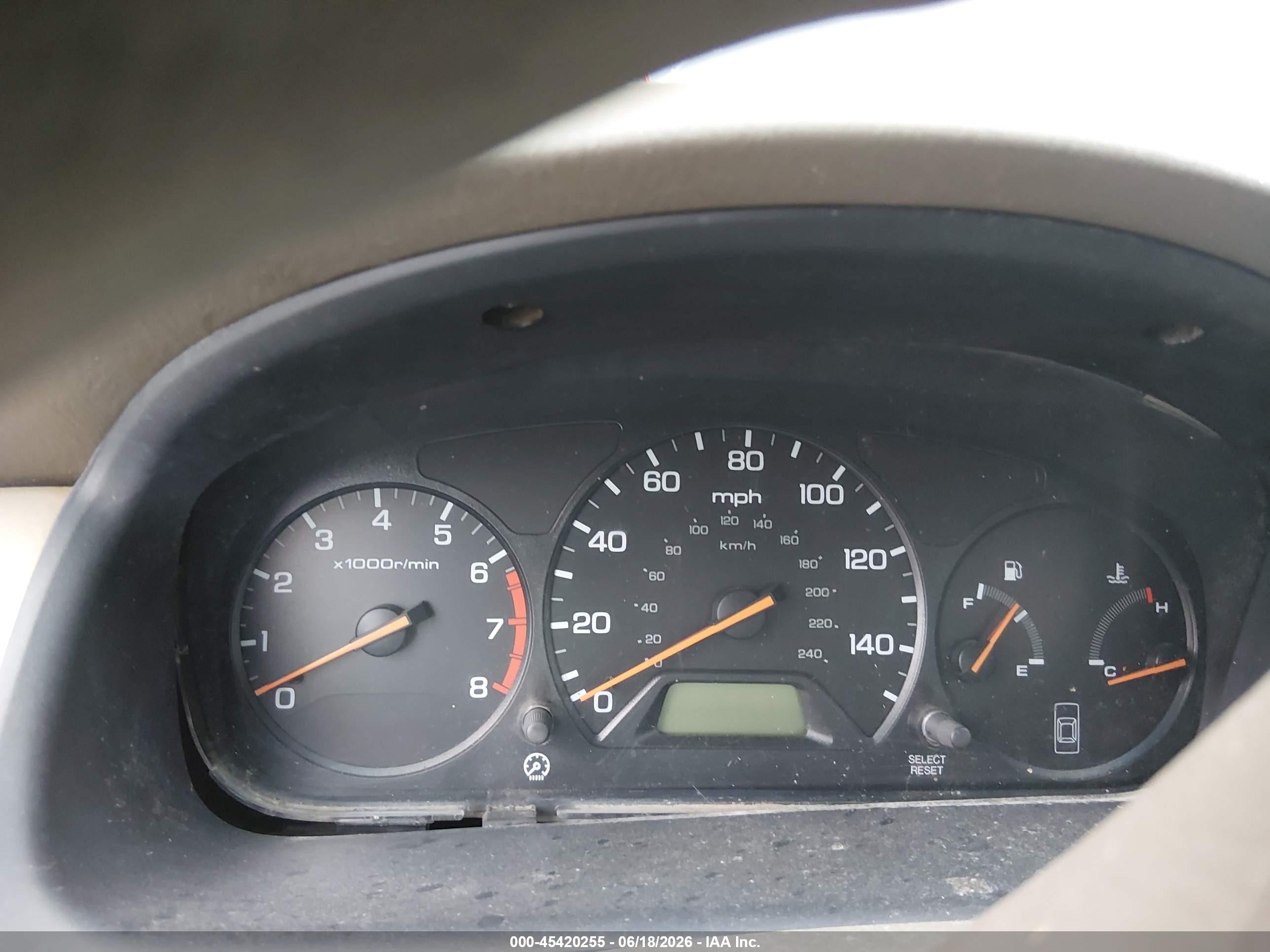 2002 Honda Accord 2.3 Ex White vin: 1HGCG556X2A151817