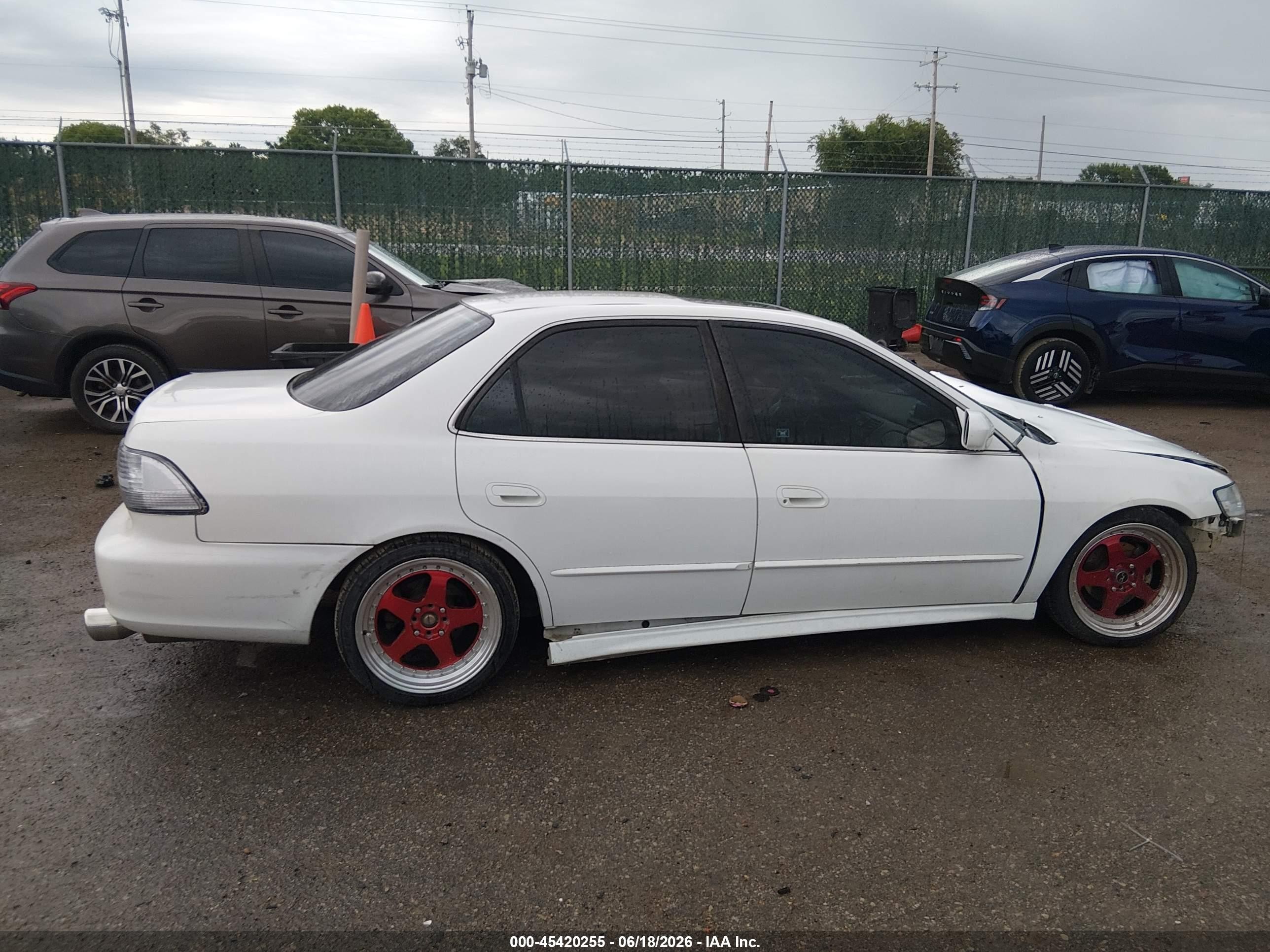 2002 Honda Accord 2.3 Ex White vin: 1HGCG556X2A151817