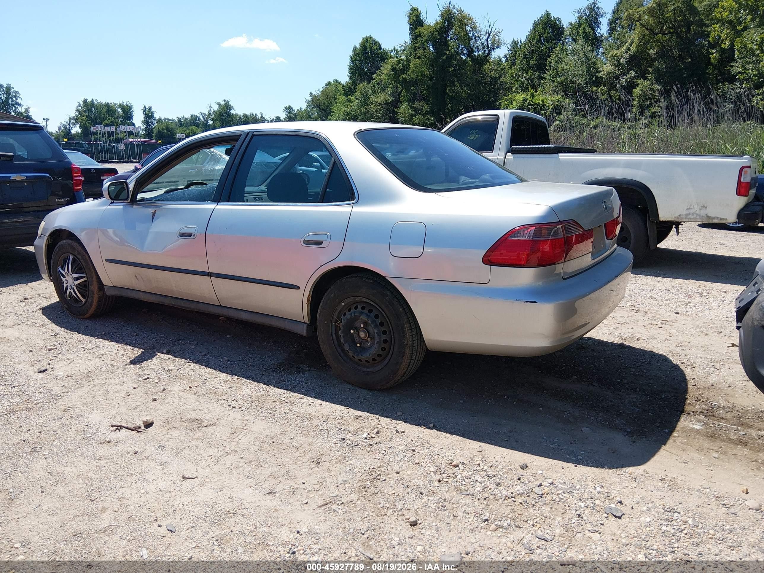 1998 Honda Accord Lx Silver vin: 1HGCG5640WA144572