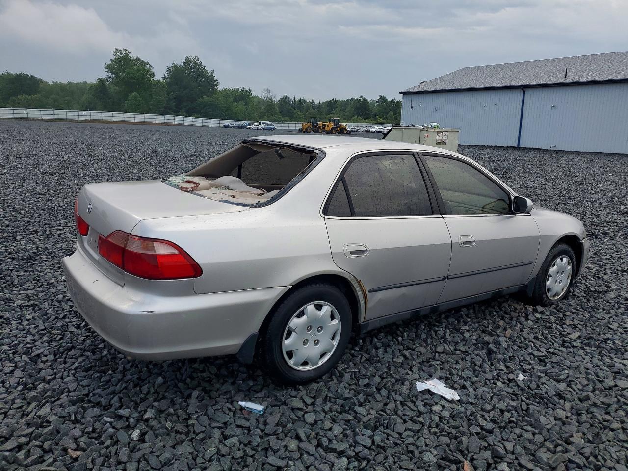 1998 Honda Accord Lx Silver vin: 1HGCG5641WA007351