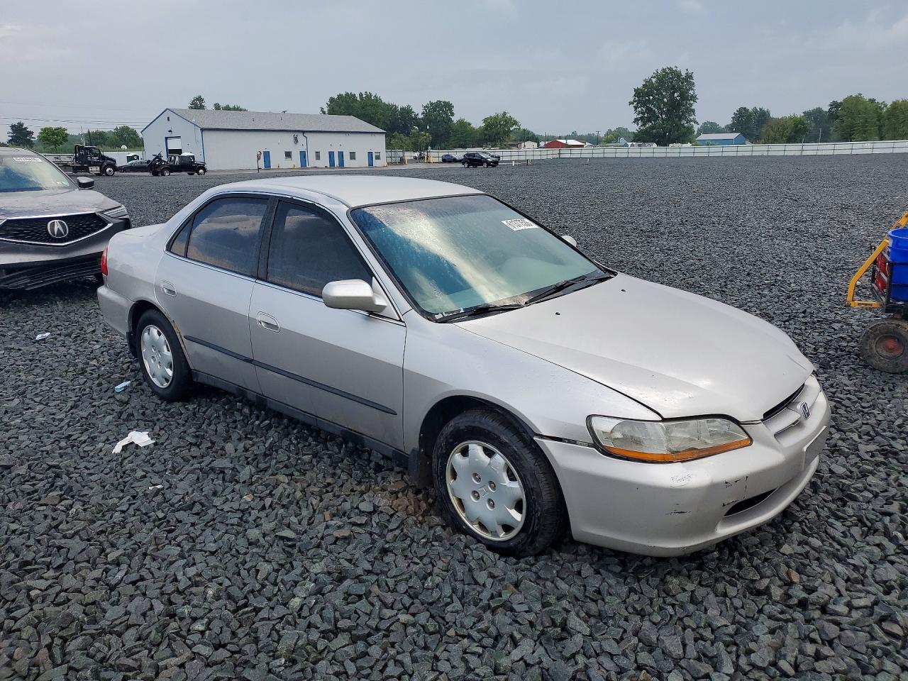 1998 Honda Accord Lx Silver vin: 1HGCG5641WA007351
