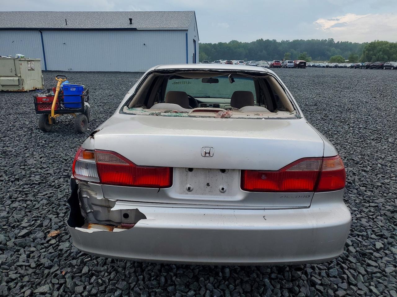 1998 Honda Accord Lx Silver vin: 1HGCG5641WA007351