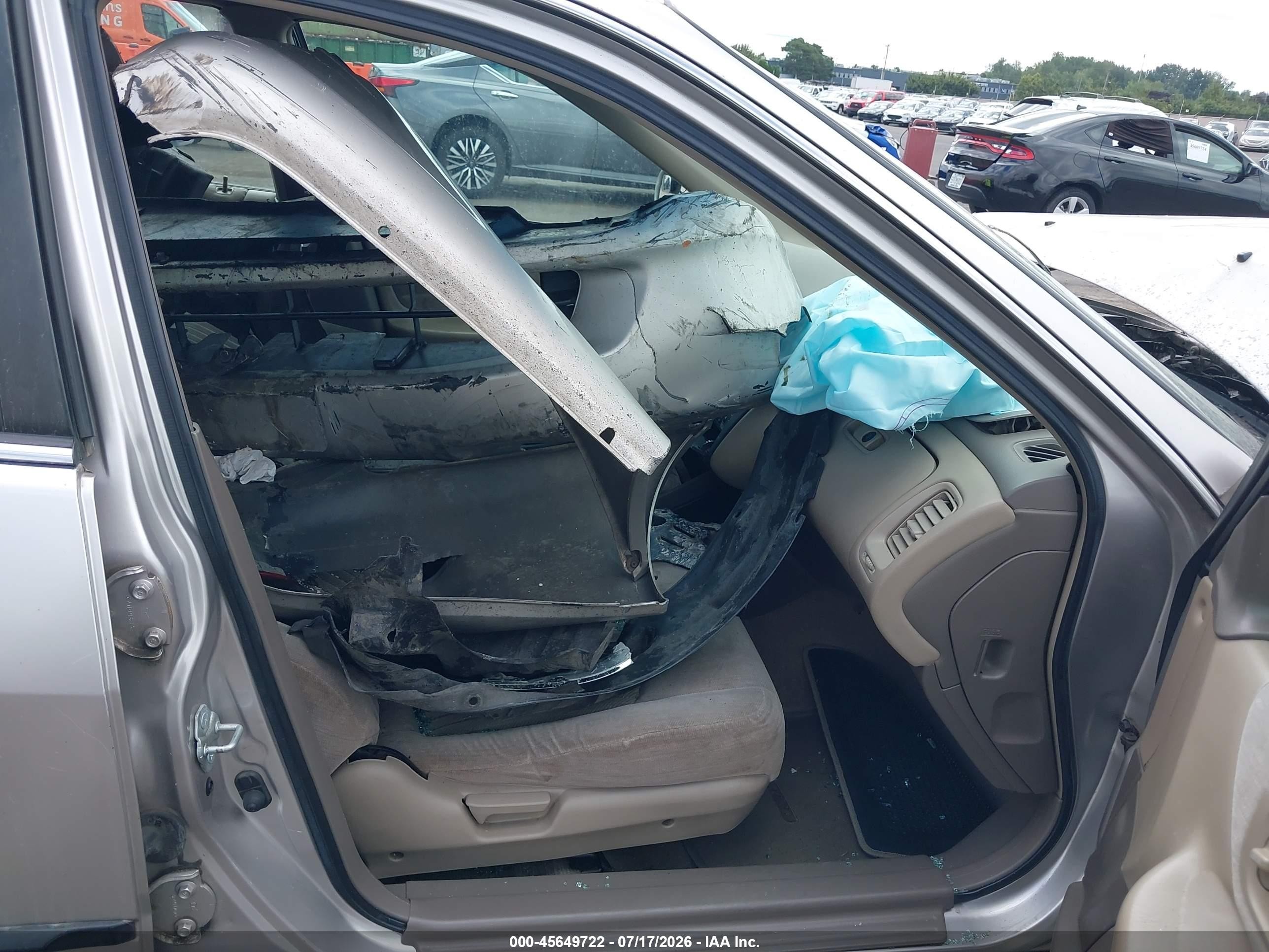 1998 Honda Accord Lx Silver vin: 1HGCG5641WA080946