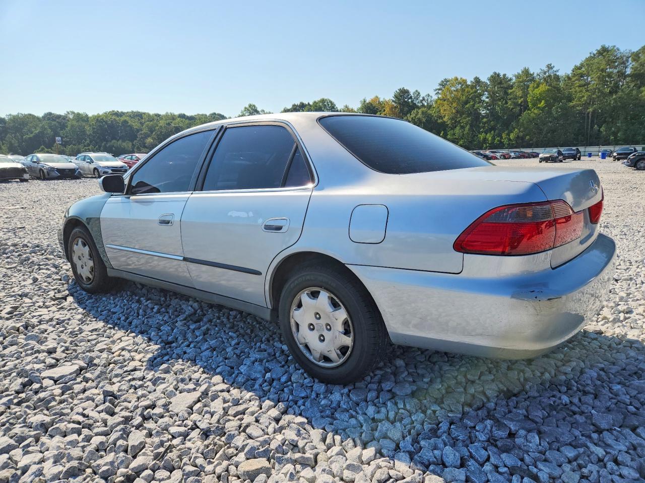1998 Honda Accord Lx Silver vin: 1HGCG5641WA132141