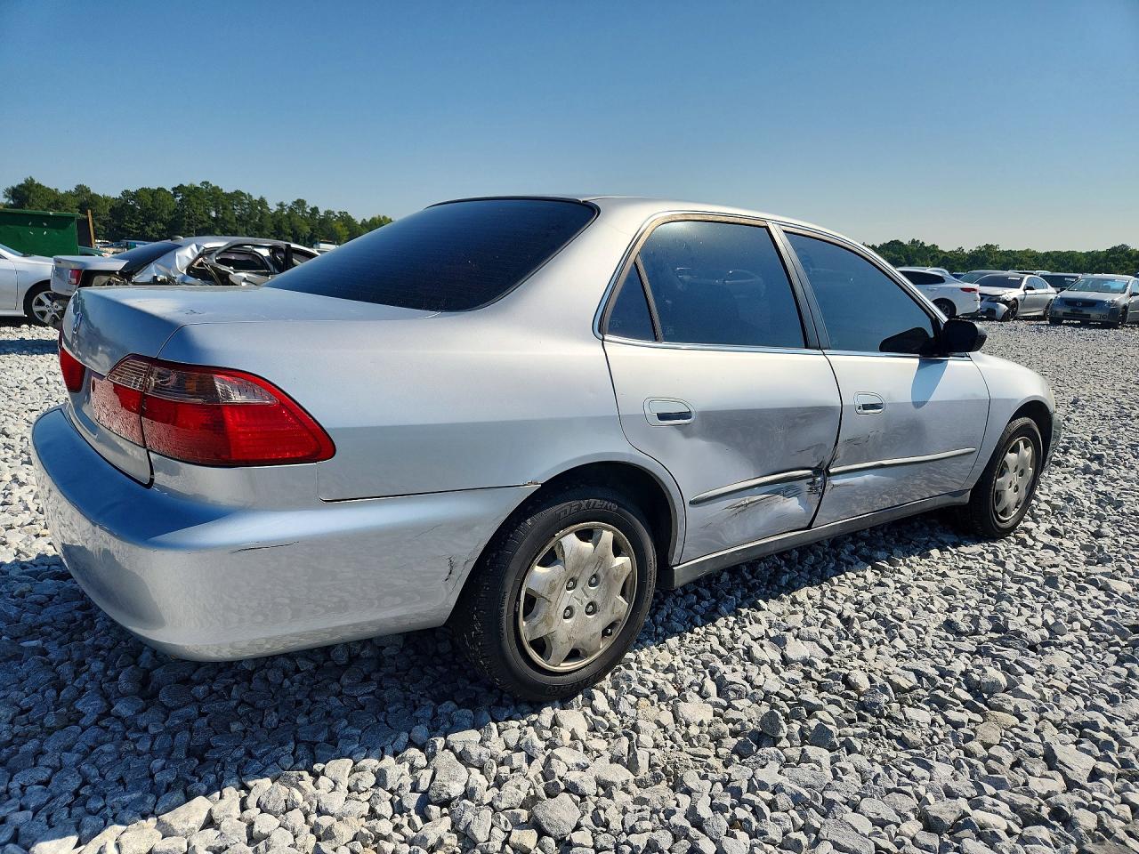 1998 Honda Accord Lx Silver vin: 1HGCG5641WA132141