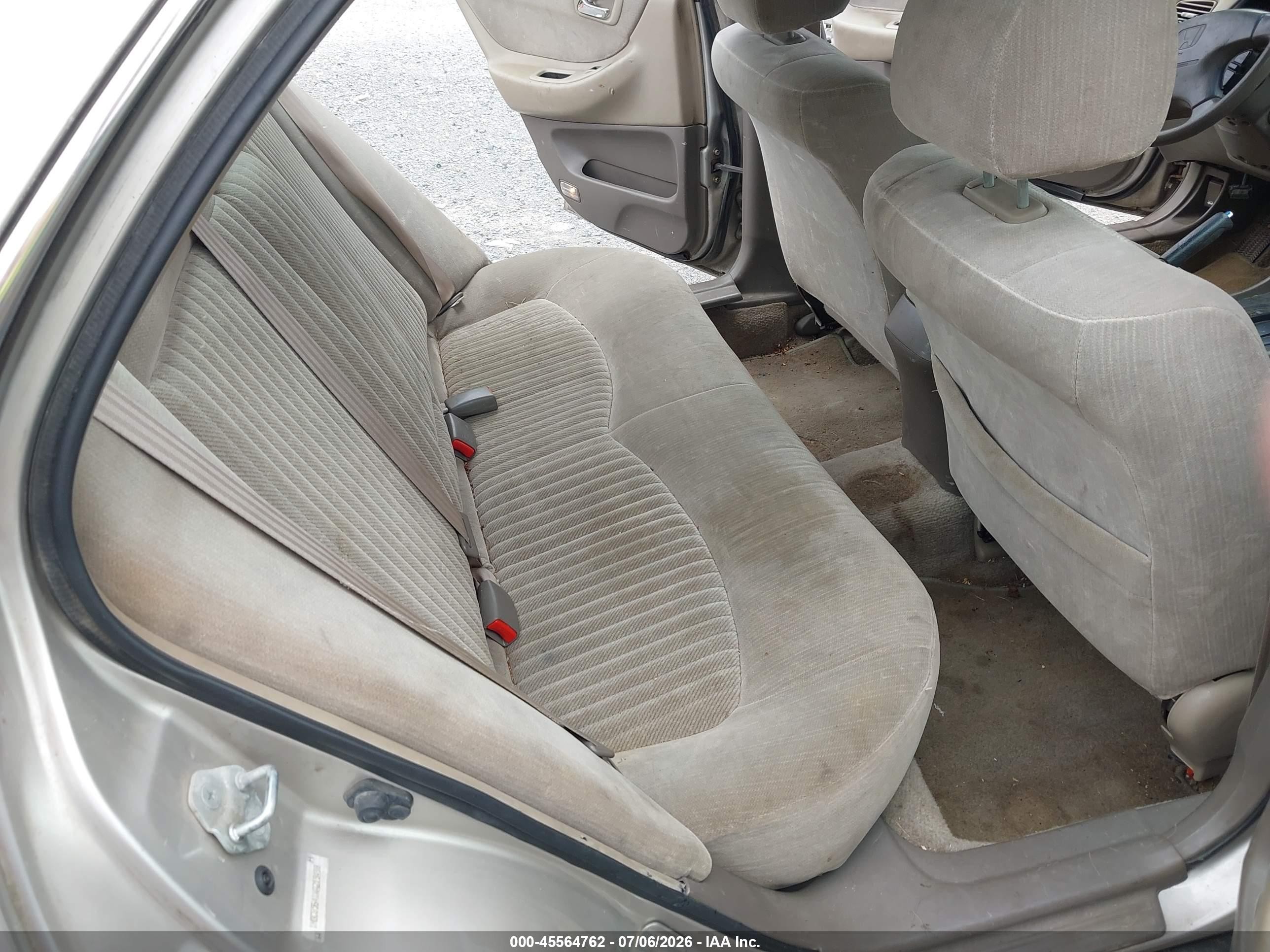 1998 Honda Accord Lx Silver vin: 1HGCG5641WA219490