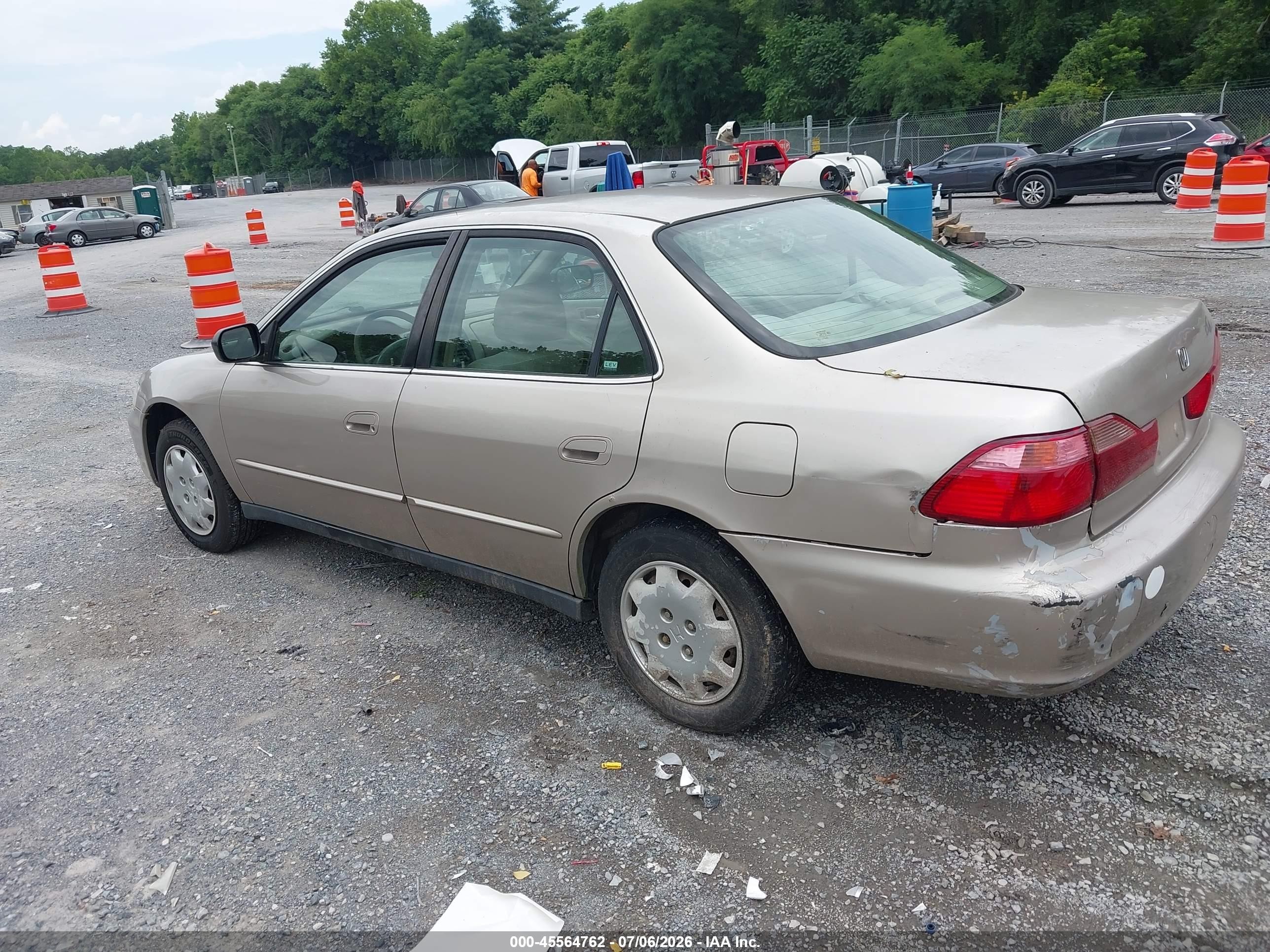 1998 Honda Accord Lx Silver vin: 1HGCG5641WA219490
