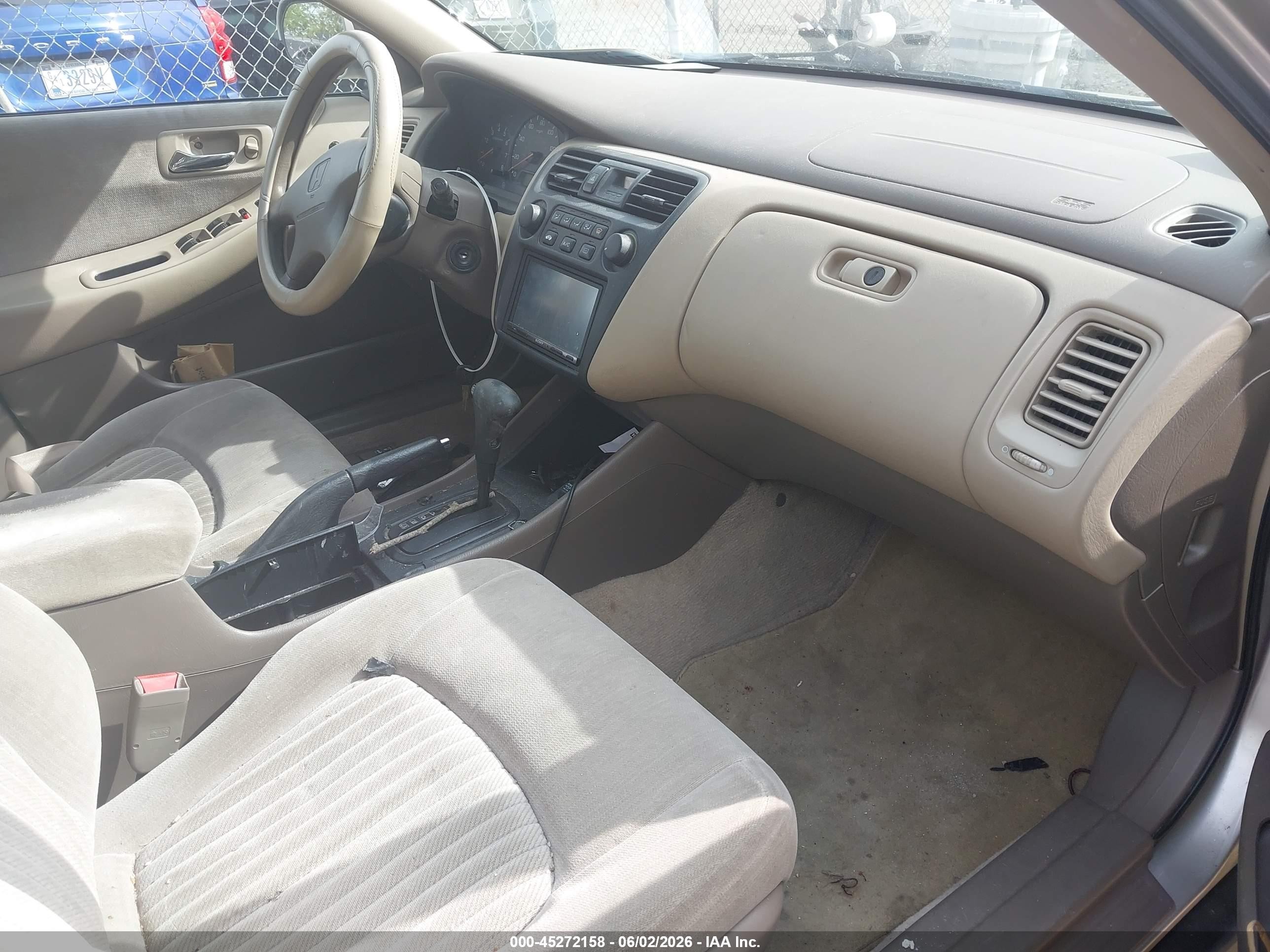 1998 Honda Accord Lx Champagne vin: 1HGCG5641WA241330