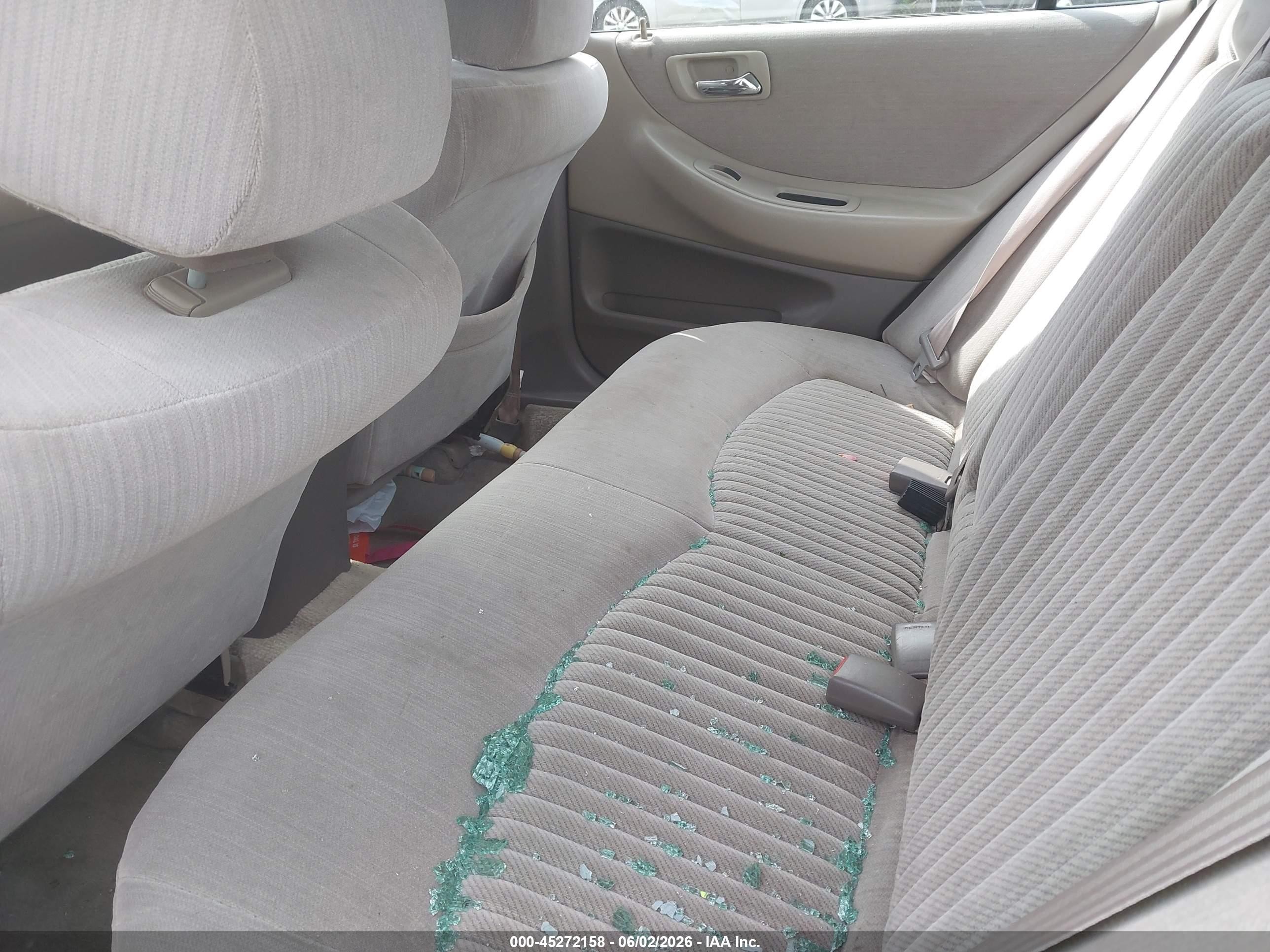 1998 Honda Accord Lx Champagne vin: 1HGCG5641WA241330