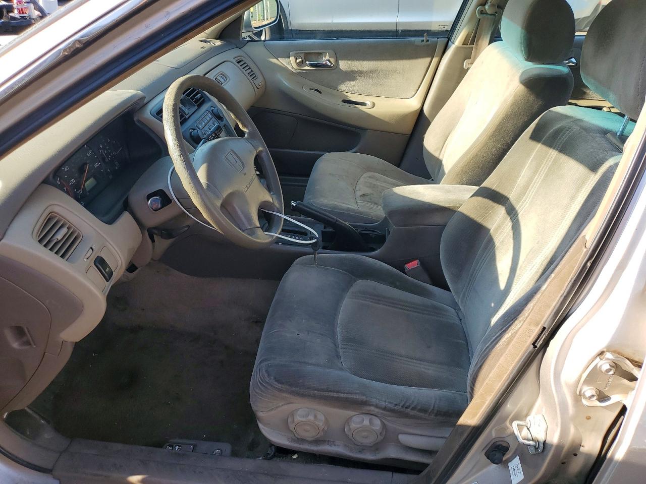 1999 Honda Accord Lx Gold vin: 1HGCG5641XA026211