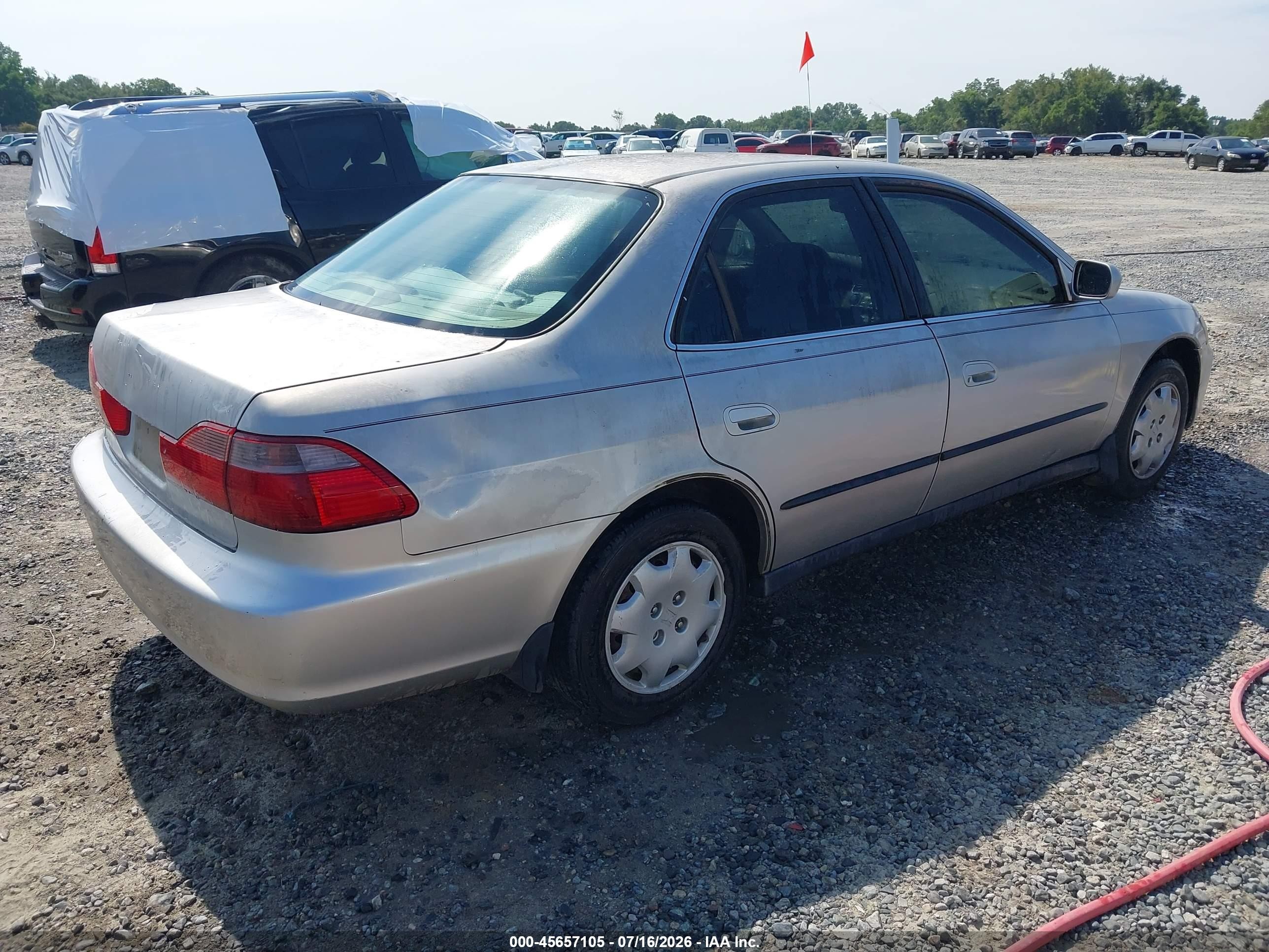 1999 Honda Accord Lx Silver vin: 1HGCG5641XA039105