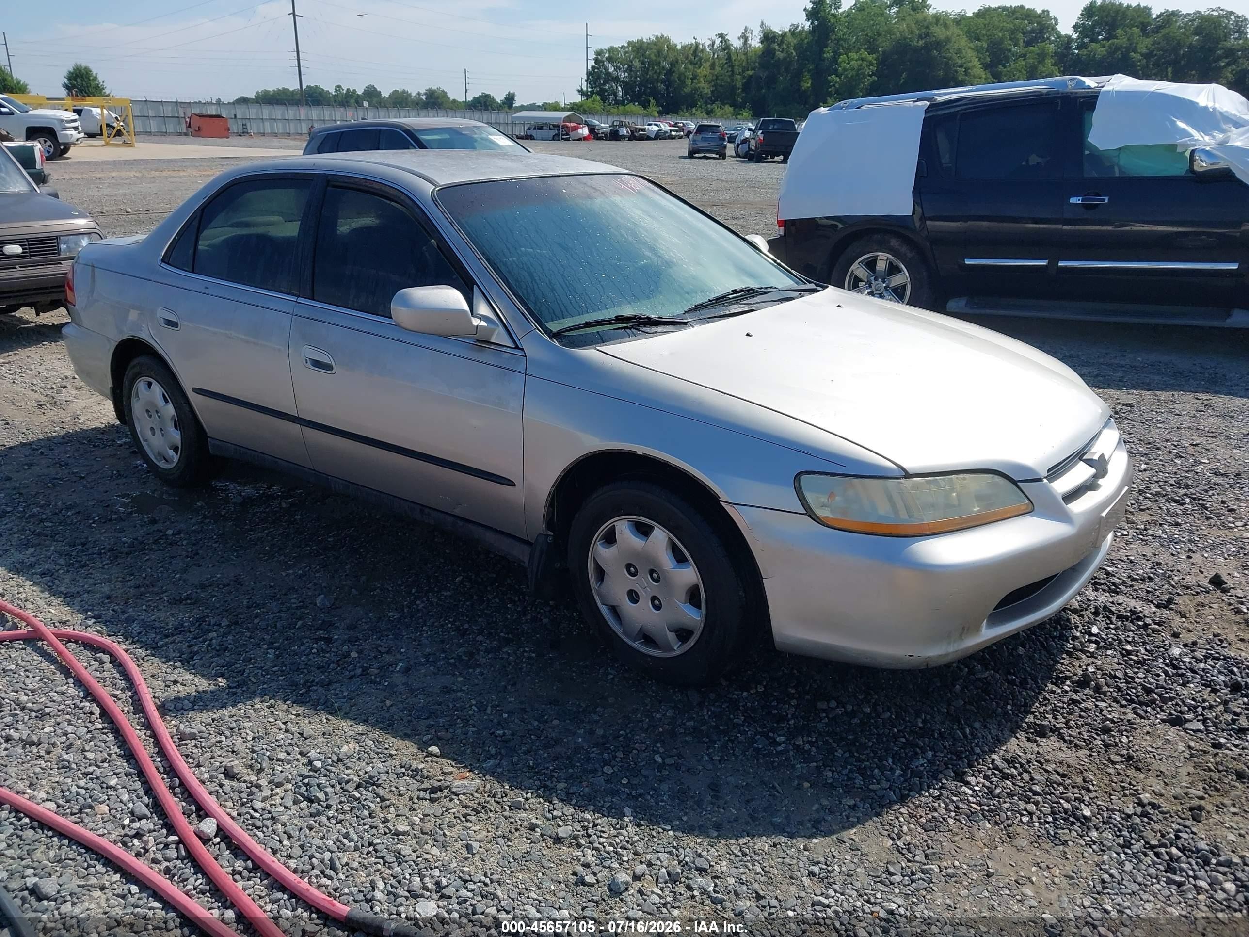 1HGCG5641XA039105