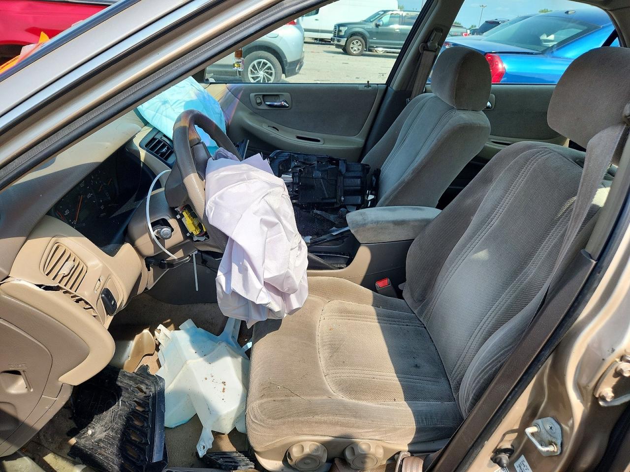 2000 Honda Accord Lx Gold vin: 1HGCG5641YA060652