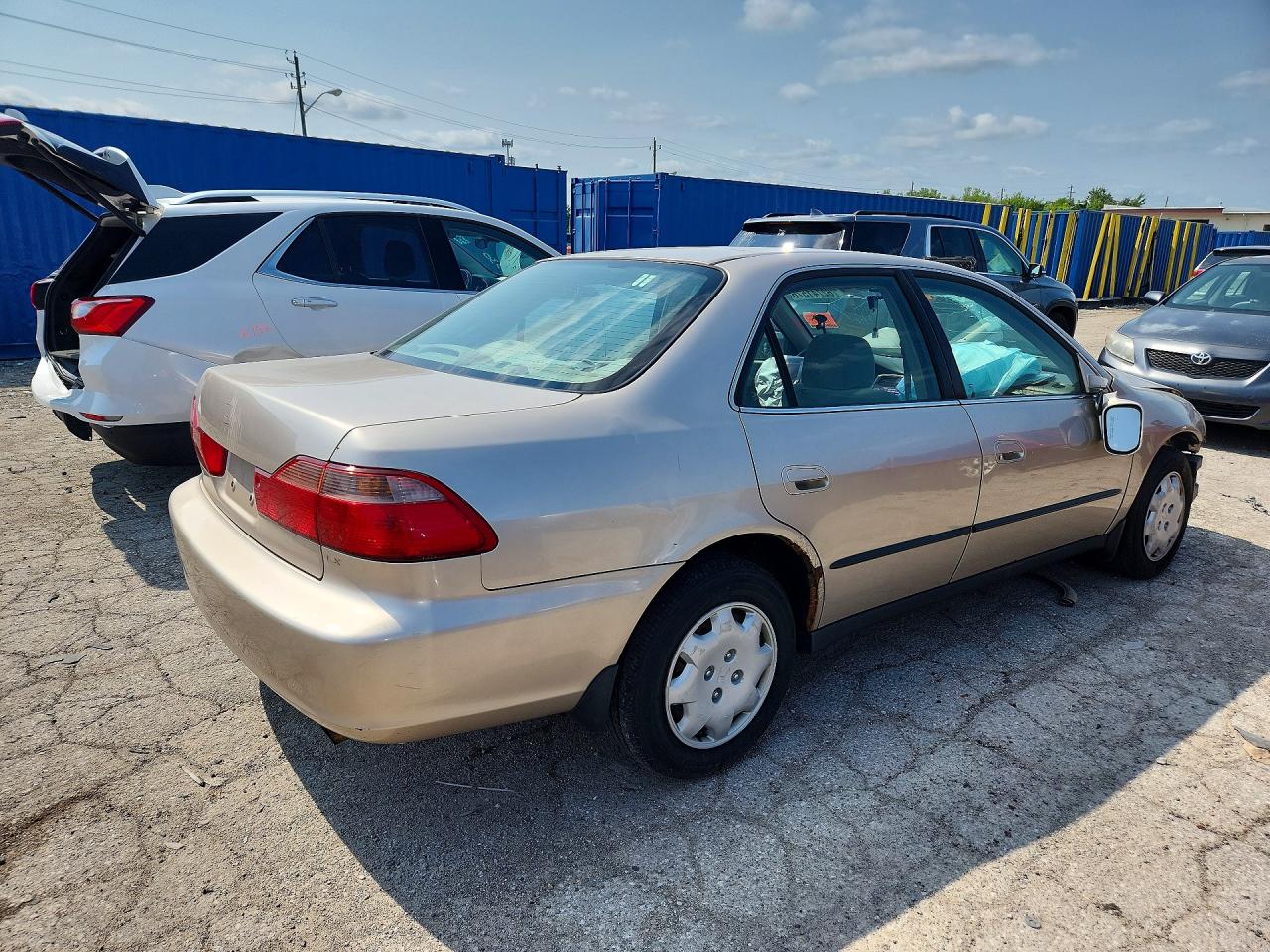 2000 Honda Accord Lx Gold vin: 1HGCG5641YA060652