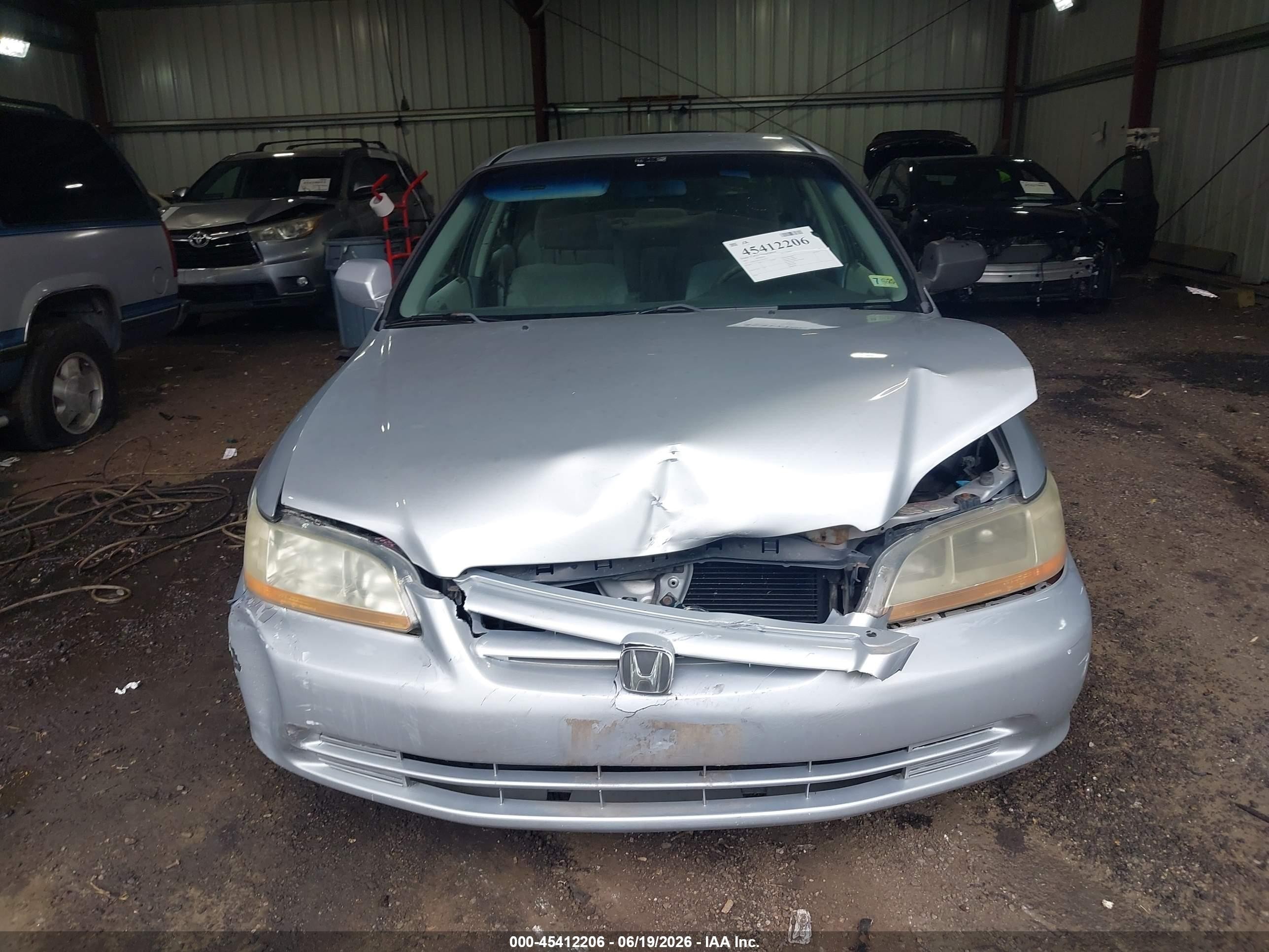 2001 Honda Accord 2.3 Lx Серый vin: 1HGCG56421A015175