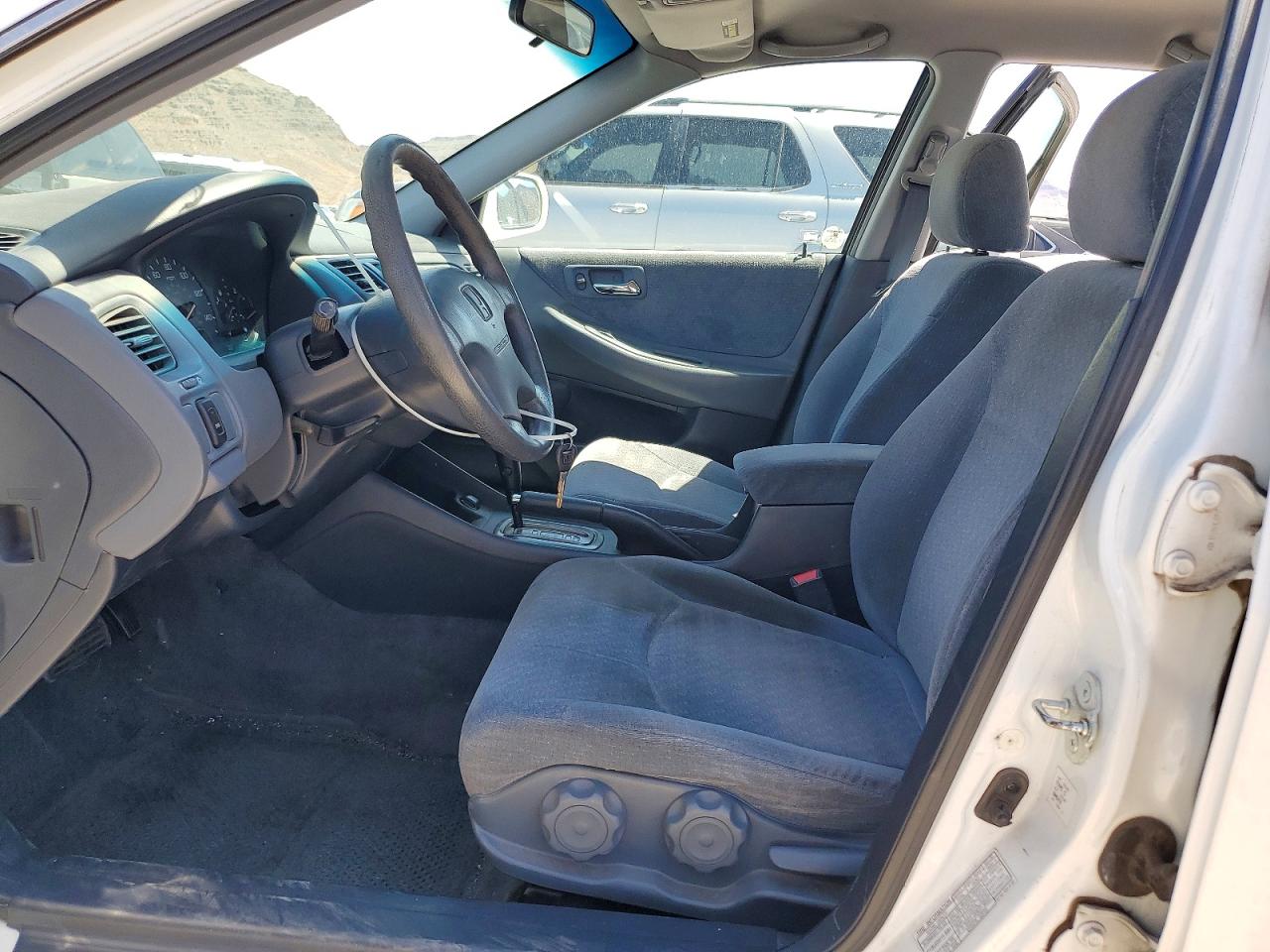 2001 Honda Accord Lx White vin: 1HGCG56431A137625
