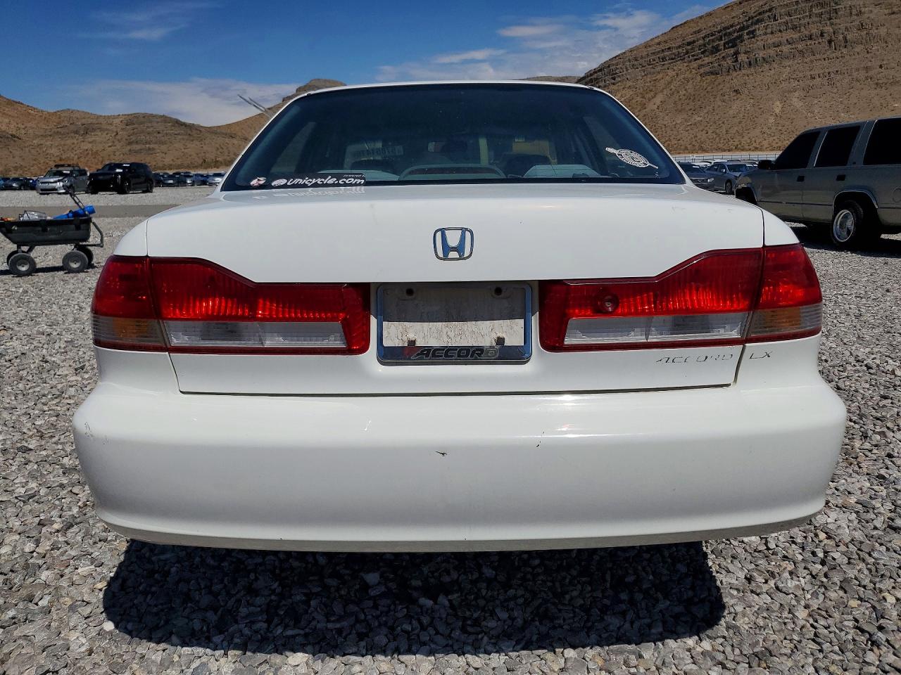 2001 Honda Accord Lx White vin: 1HGCG56431A137625