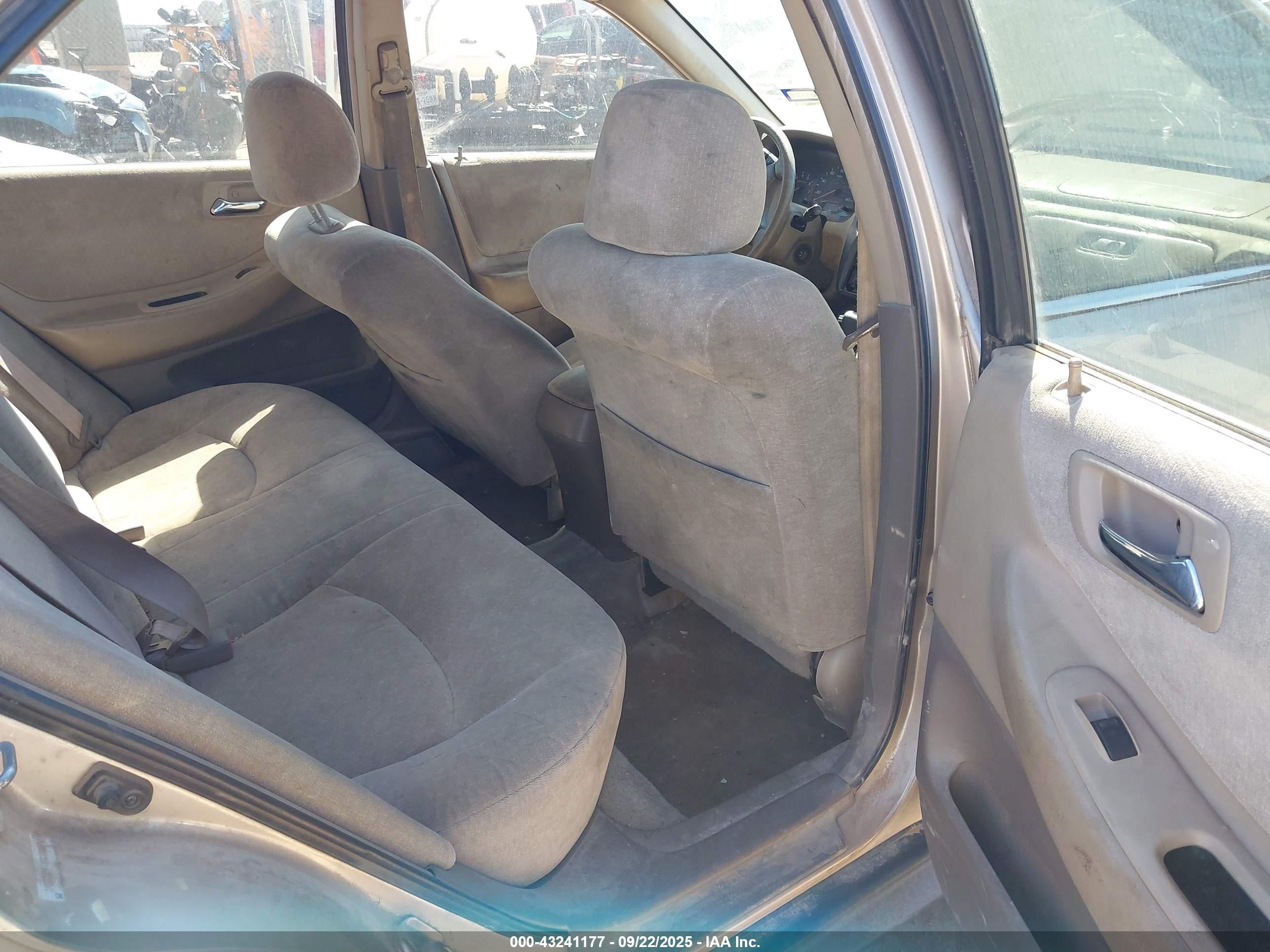 2001 Honda Accord 2.3 Lx Gold vin: 1HGCG56431A138385