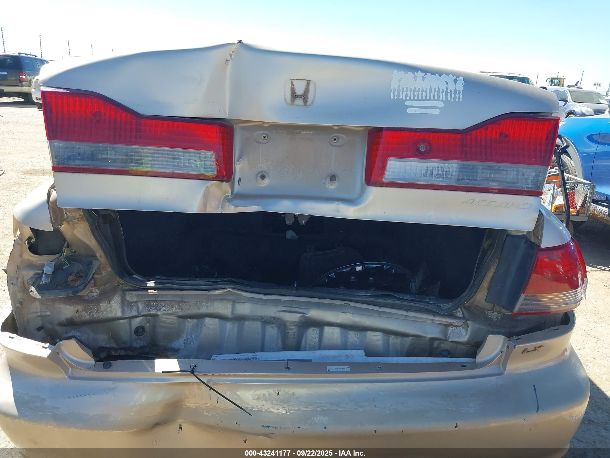 2001 Honda Accord 2.3 Lx Gold vin: 1HGCG56431A138385