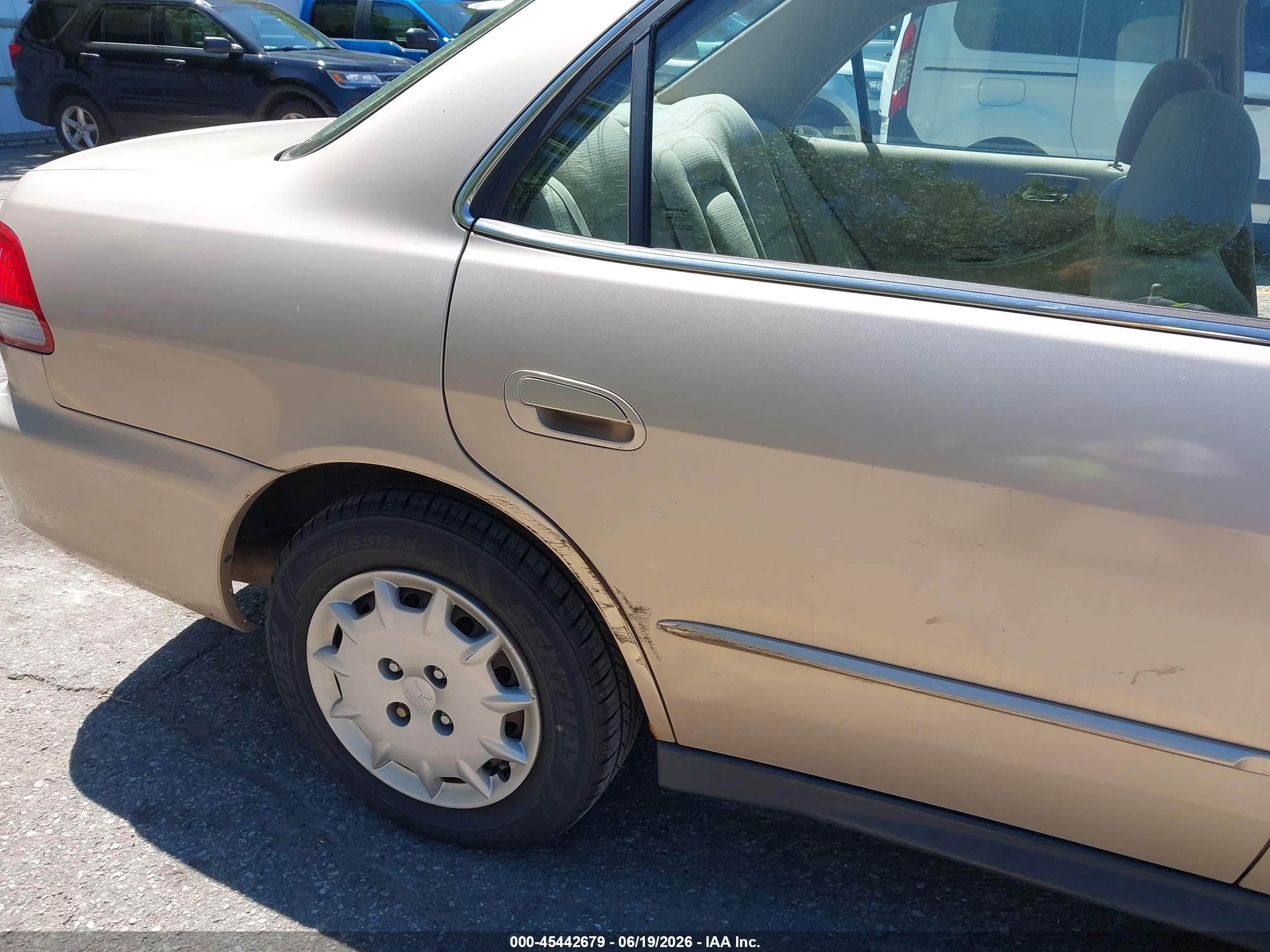 2002 Honda Accord 2.3 Lx Желто-коричневый vin: 1HGCG56432A110488