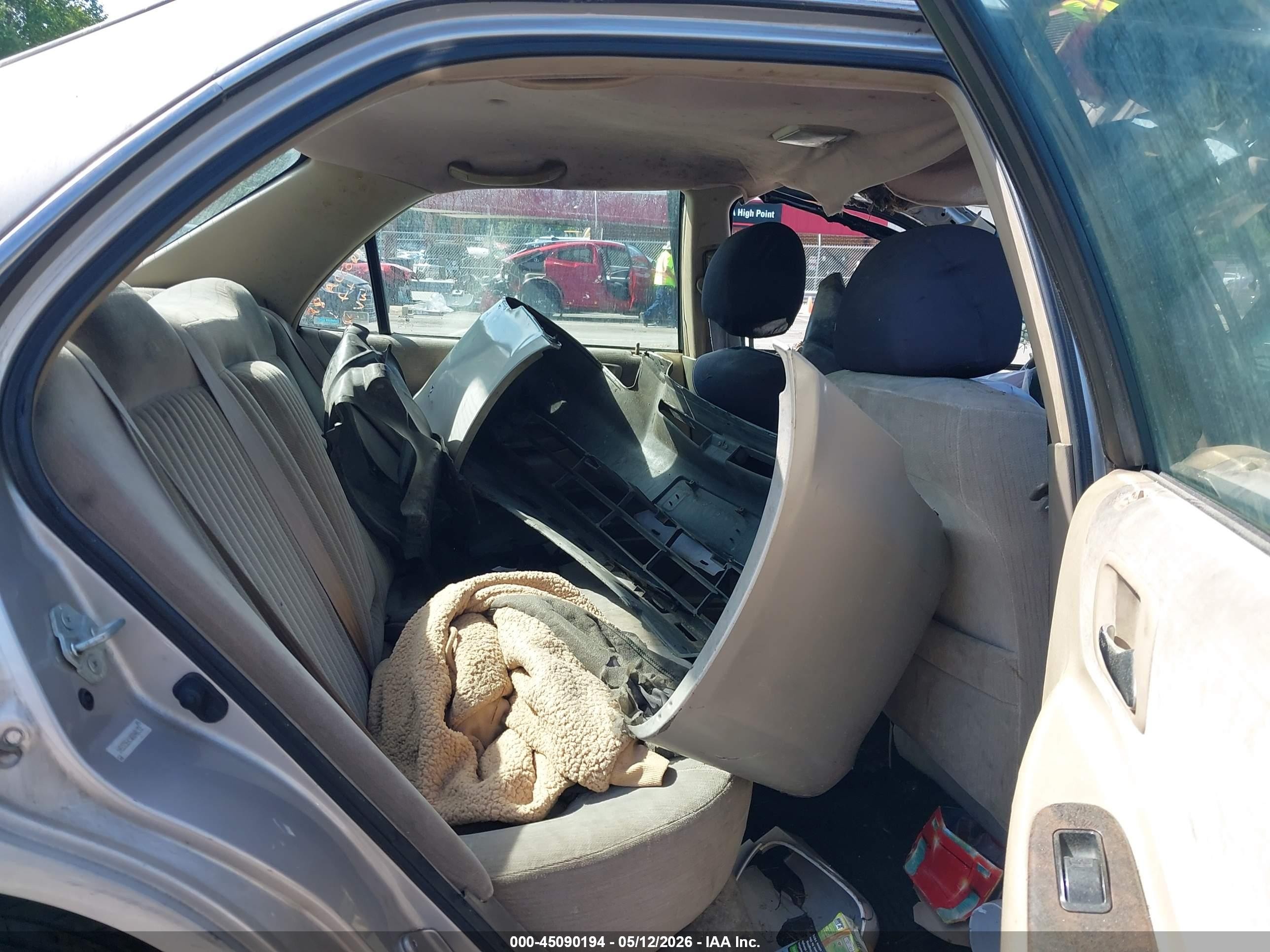 1998 Honda Accord Lx Silver vin: 1HGCG5643WA040173