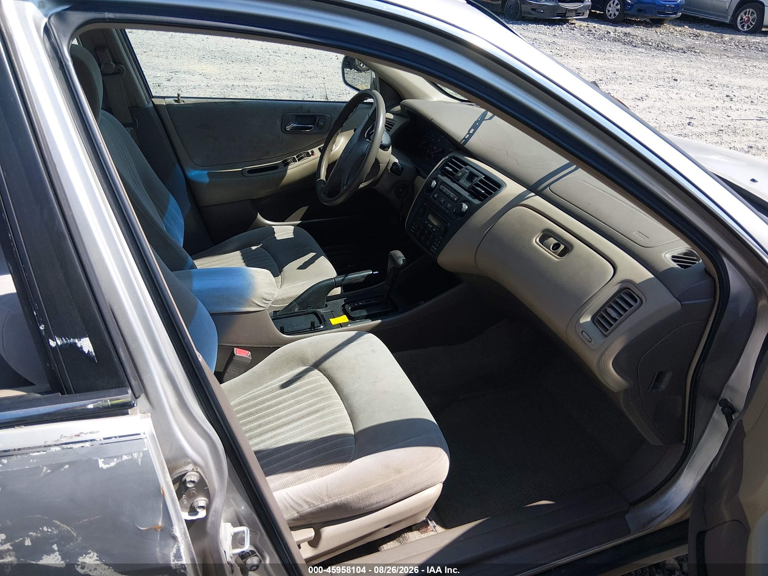 1998 Honda Accord Lx Silver vin: 1HGCG5643WA156618