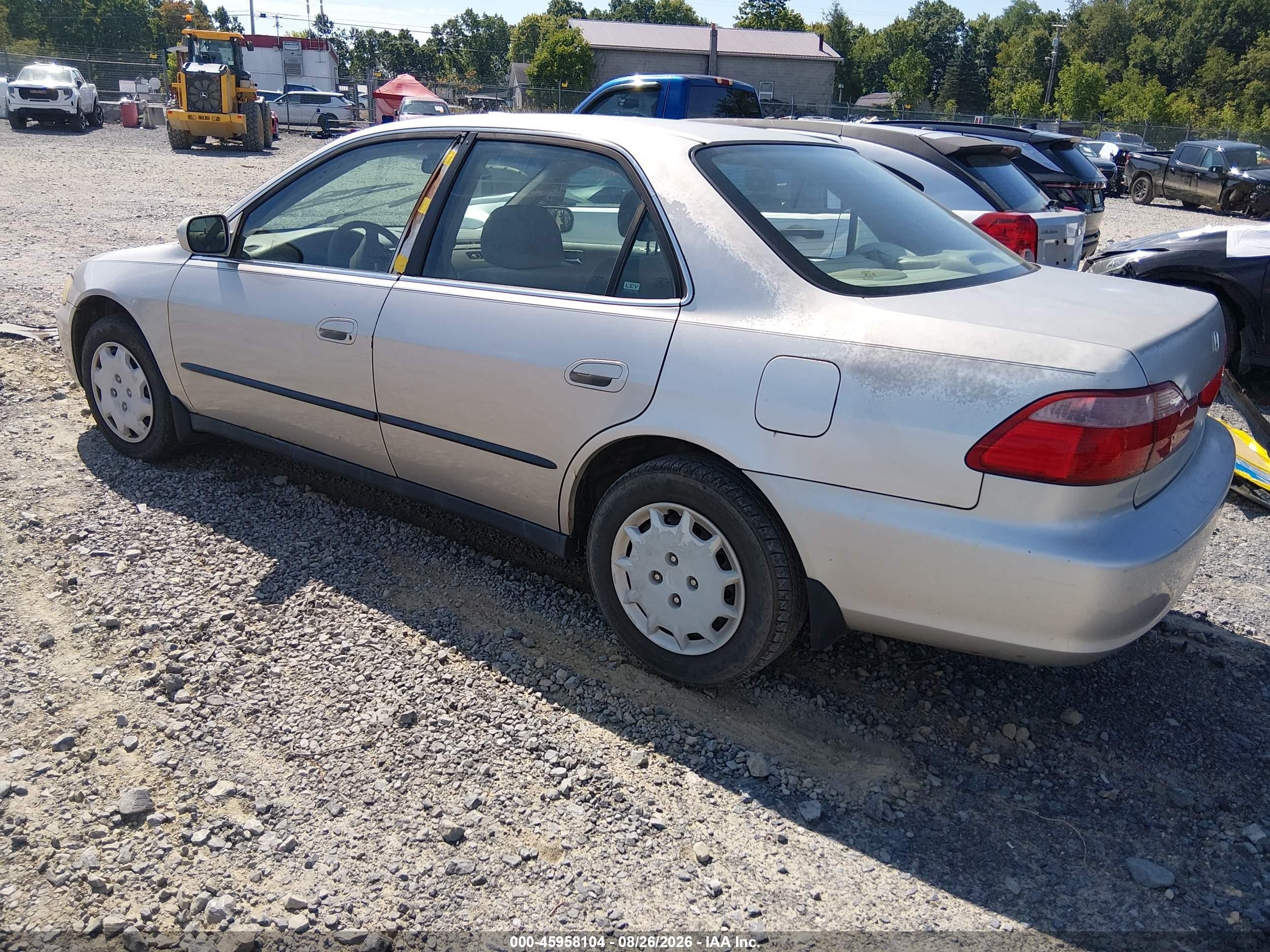 1998 Honda Accord Lx Silver vin: 1HGCG5643WA156618