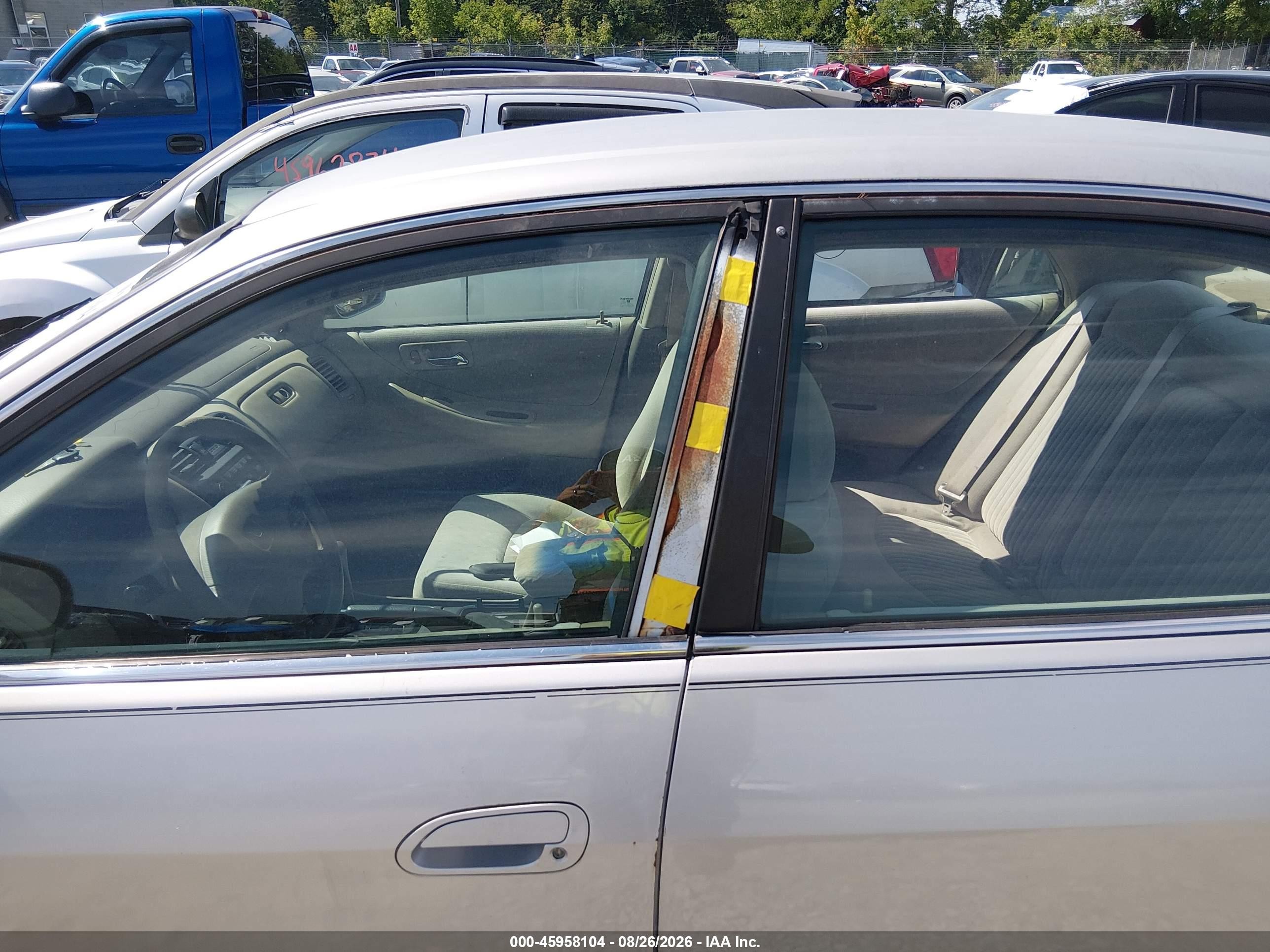 1998 Honda Accord Lx Silver vin: 1HGCG5643WA156618