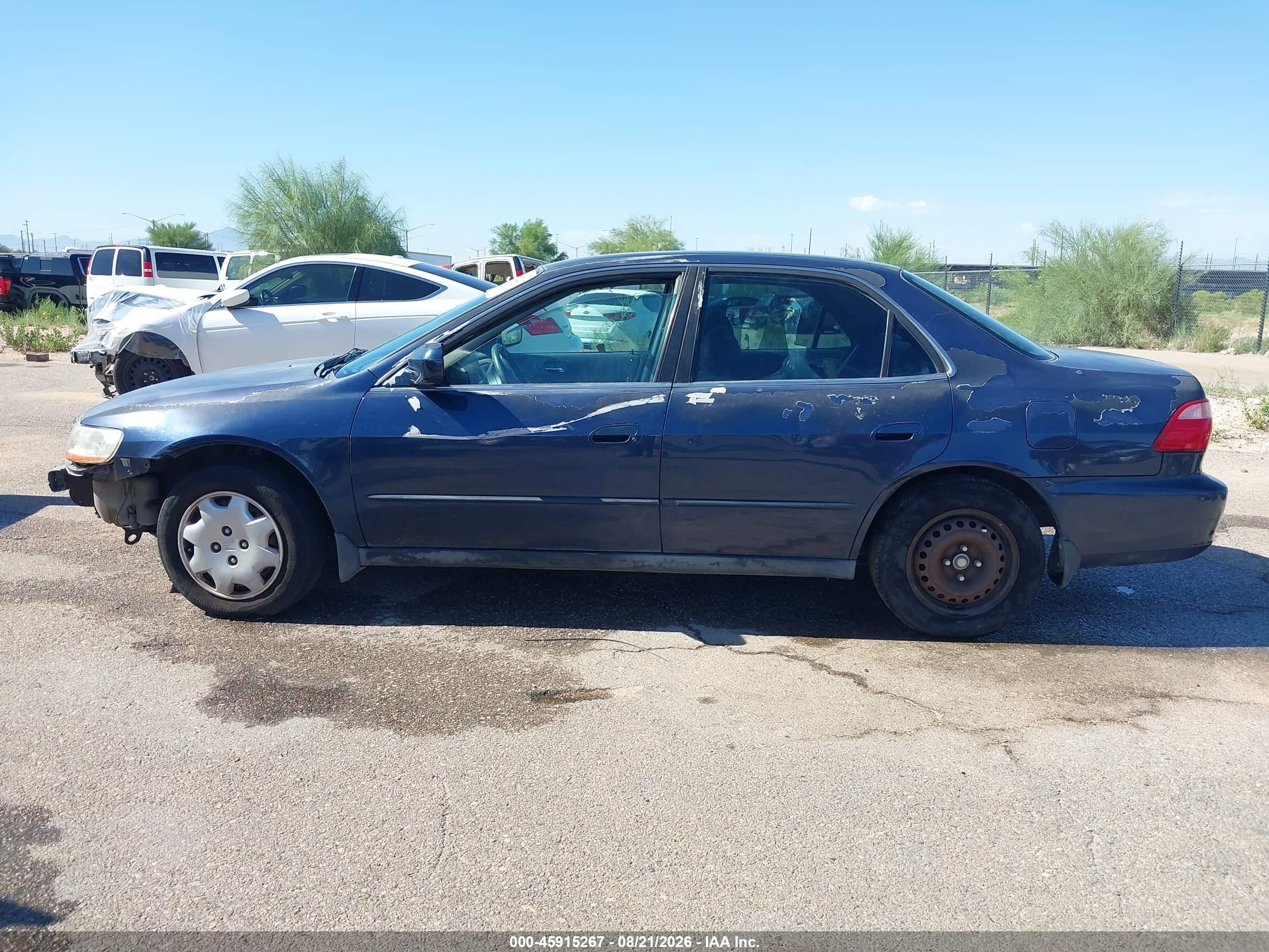 2000 Honda Accord 2.3 Lx Dark Blue vin: 1HGCG5643YA018077