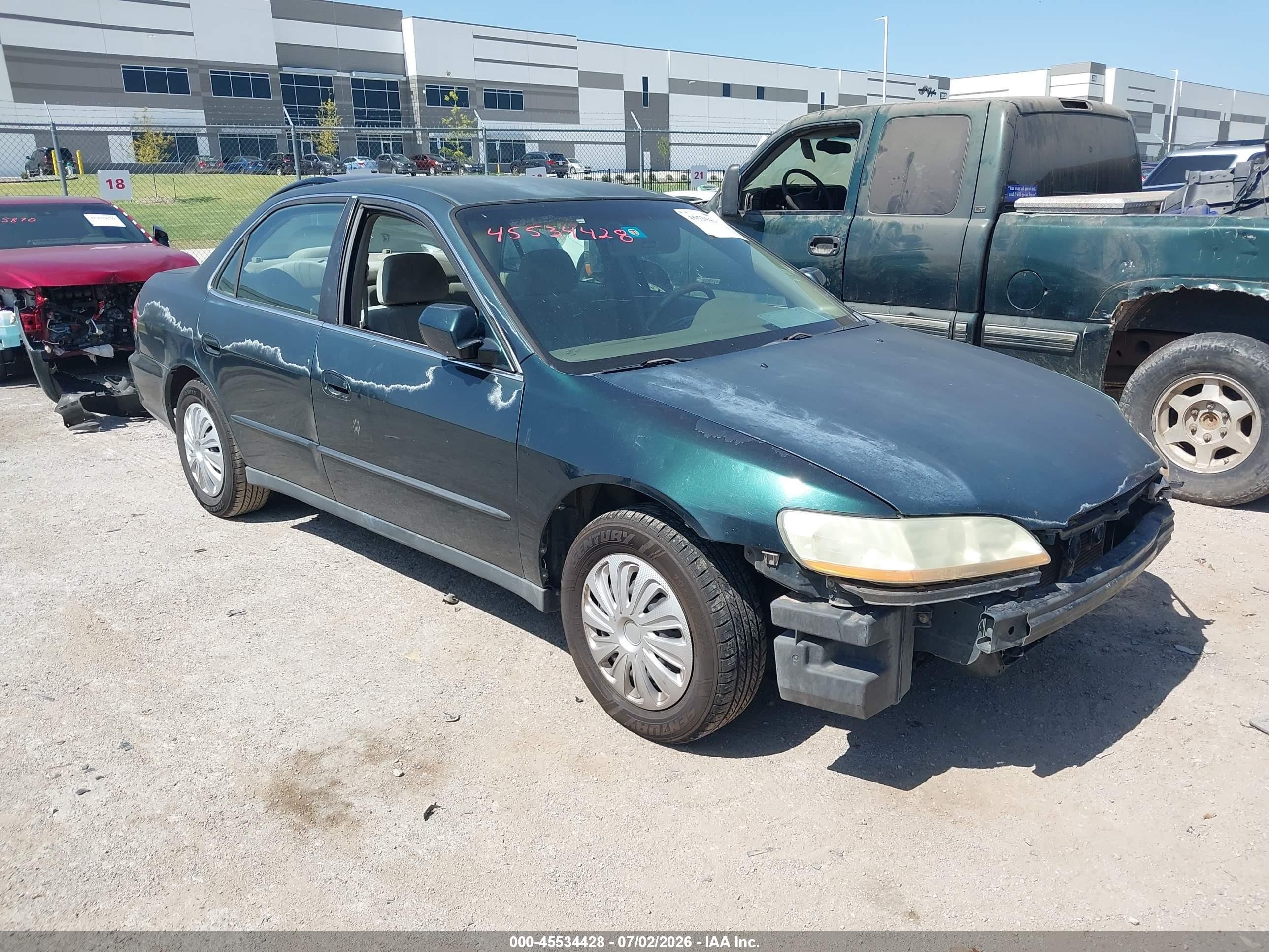 1HGCG5643YA032884