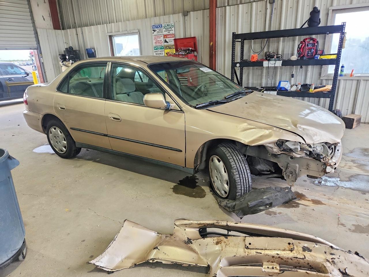 2000 Honda Accord Lx Cream vin: 1HGCG5643YA058725