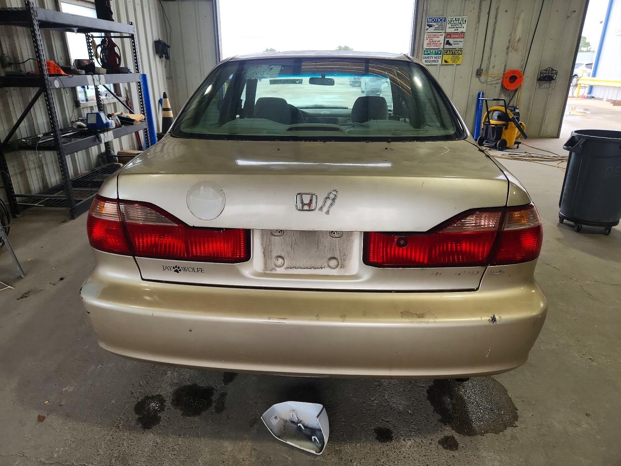 2000 Honda Accord Lx Cream vin: 1HGCG5643YA058725