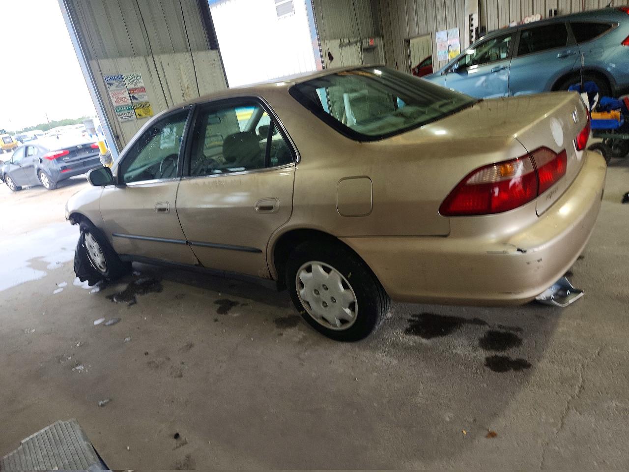 2000 Honda Accord Lx Cream vin: 1HGCG5643YA058725