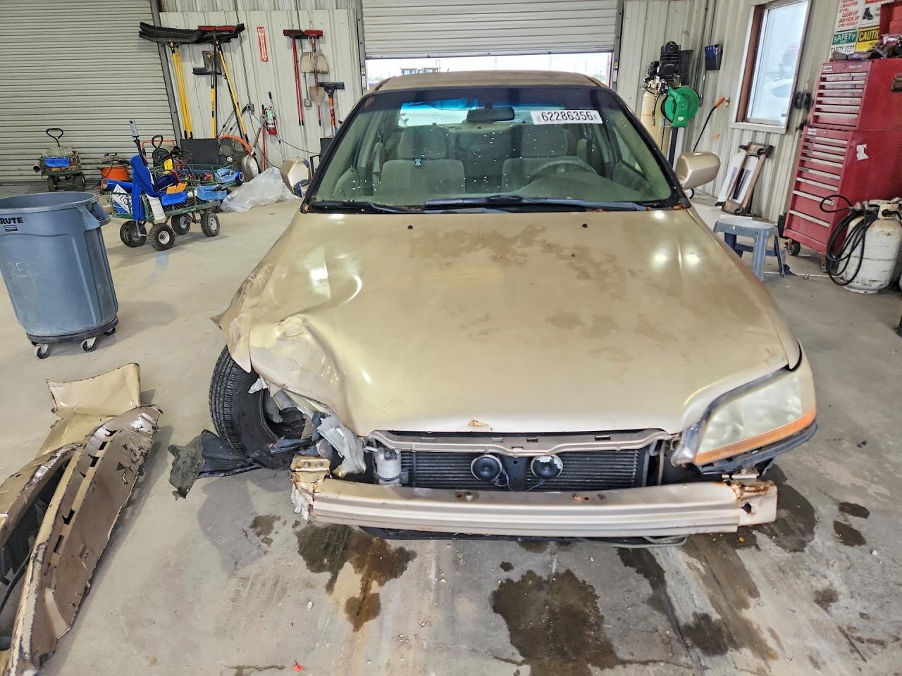 2000 Honda Accord Lx Cream vin: 1HGCG5643YA058725