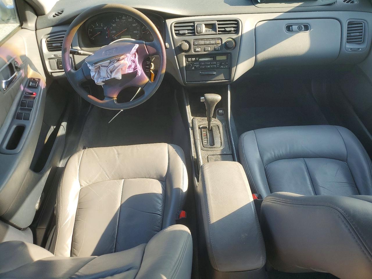 2000 Honda Accord Lx Серебряный vin: 1HGCG5643YA076240