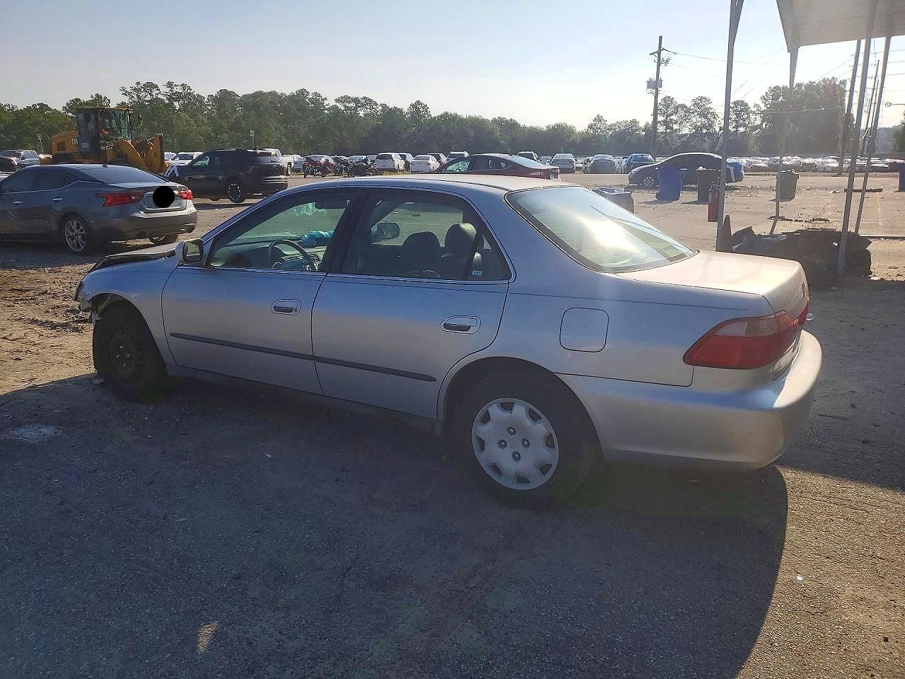 2000 Honda Accord Lx Серебряный vin: 1HGCG5643YA076240