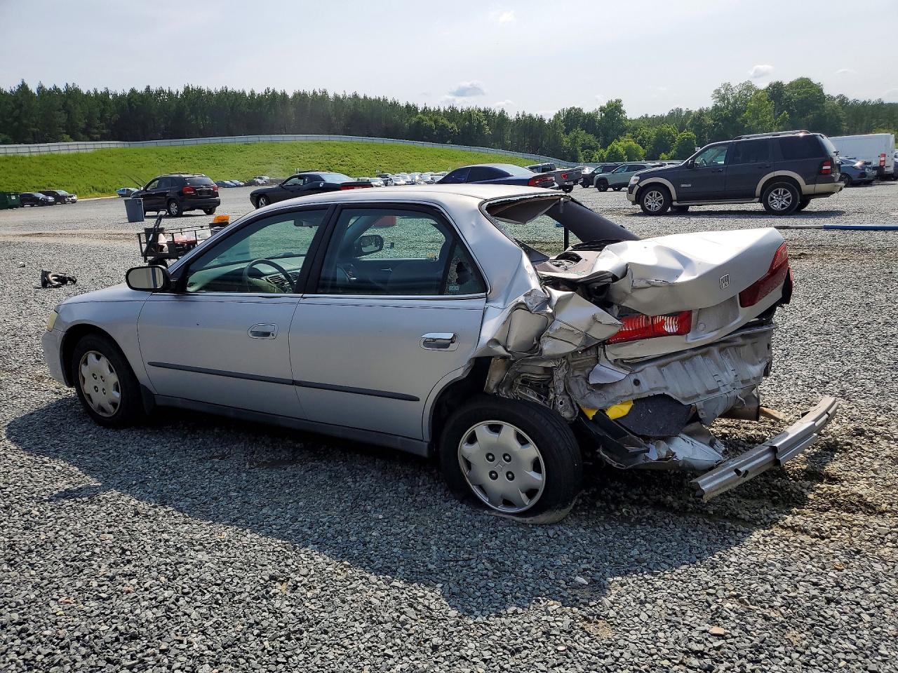 1998 Honda Accord Lx Silver vin: 1HGCG5644WA023334
