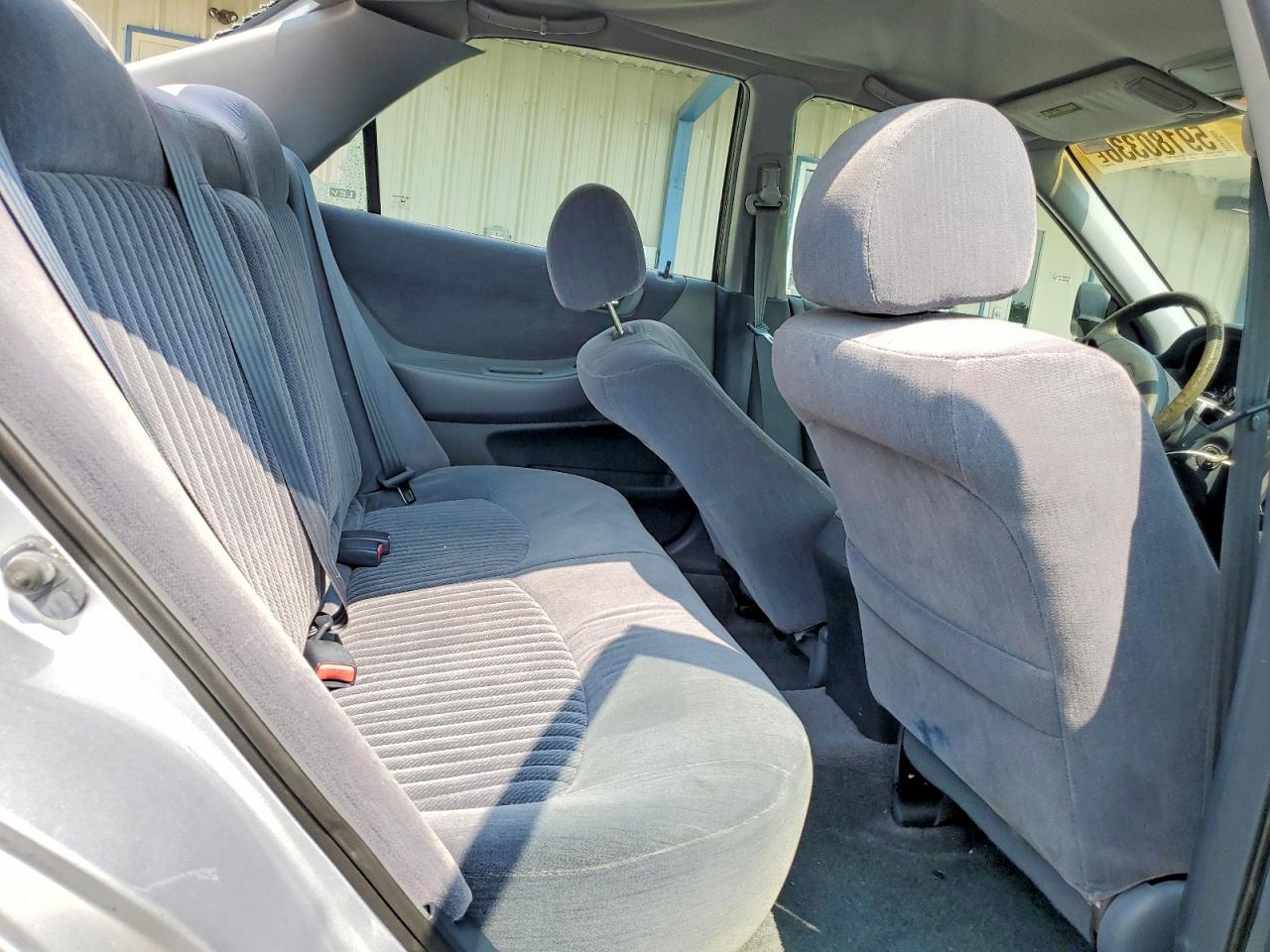 1998 Honda Accord Lx Silver vin: 1HGCG5644WA023334