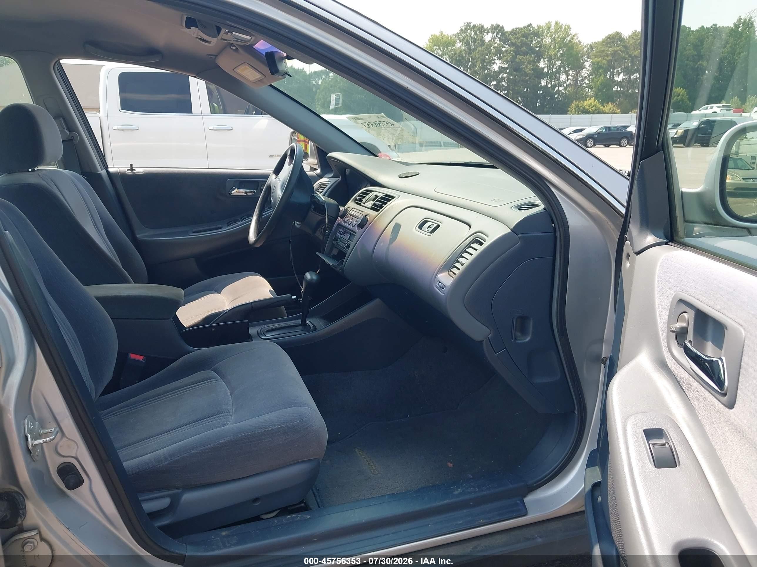 1999 Honda Accord Lx Silver vin: 1HGCG5644XA115920